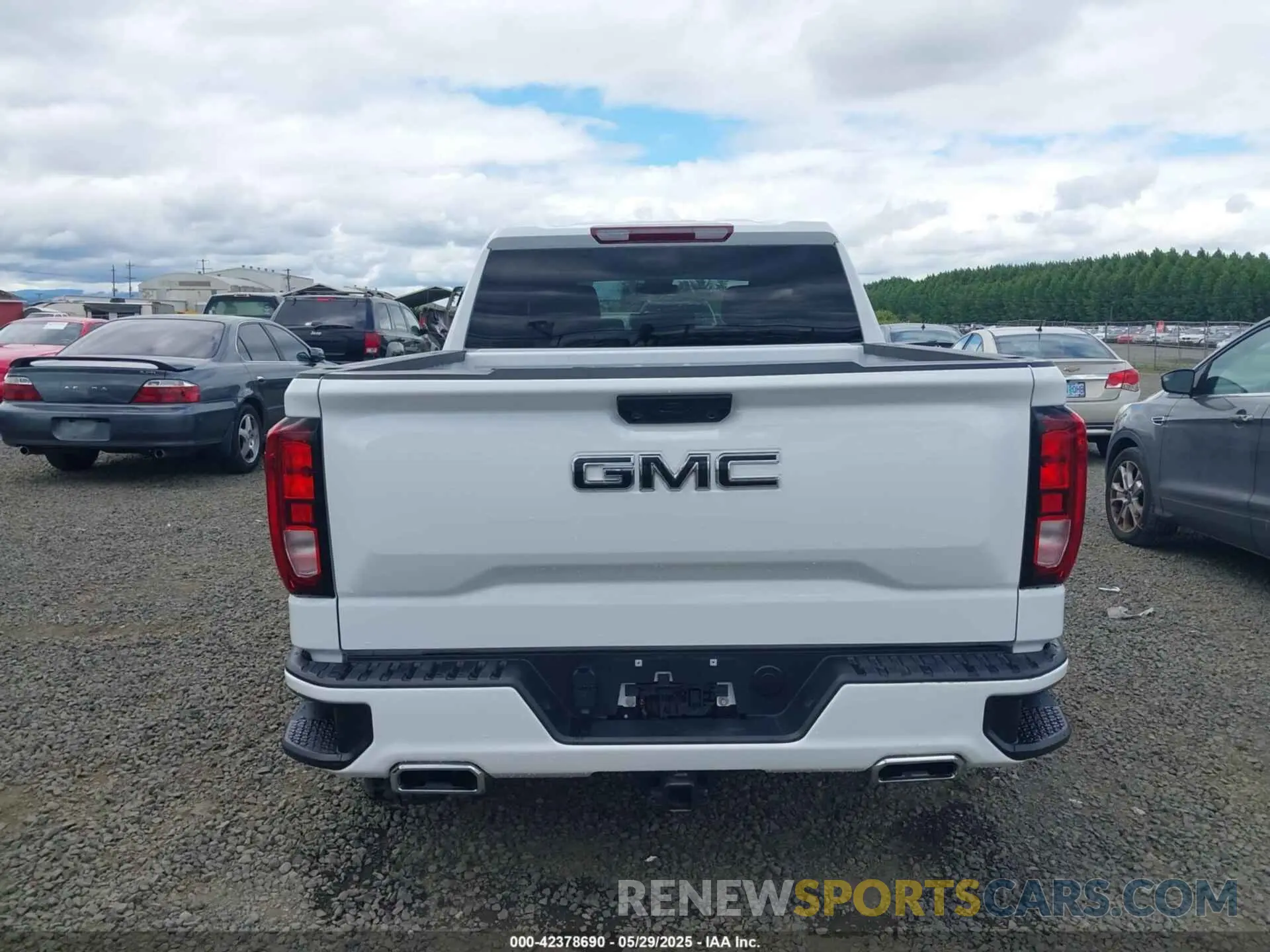 16 fotografías del automóvil dañado 3GTUUCED2PG353137 GMC SIERRA 2023
