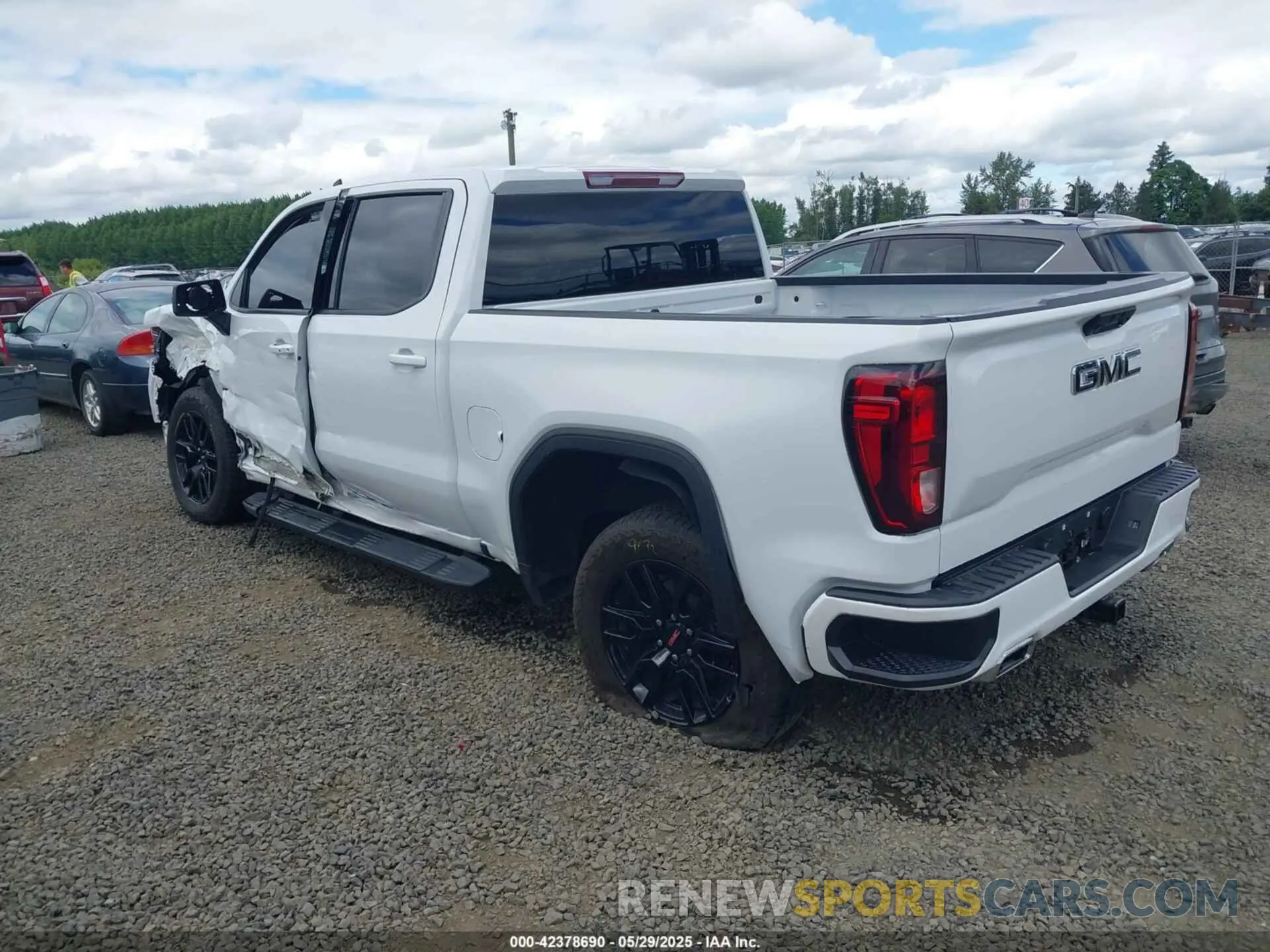 3 fotografías del automóvil dañado 3GTUUCED2PG353137 GMC SIERRA 2023
