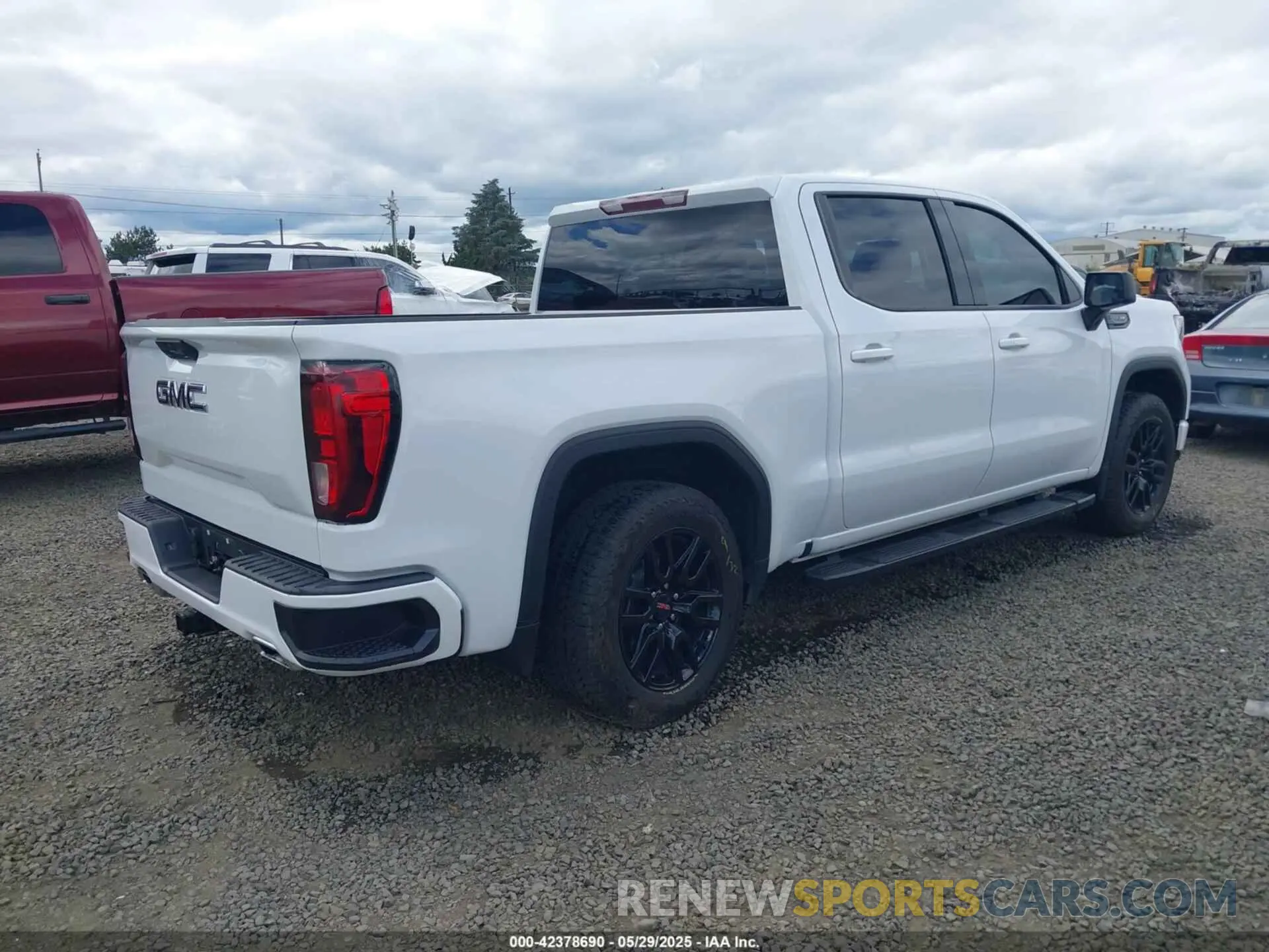 4 fotografías del automóvil dañado 3GTUUCED2PG353137 GMC SIERRA 2023