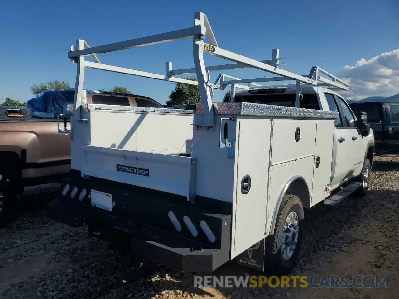3 fotografías del automóvil dañado 1GD29LE71RF197014 GMC SIERRA 2024
