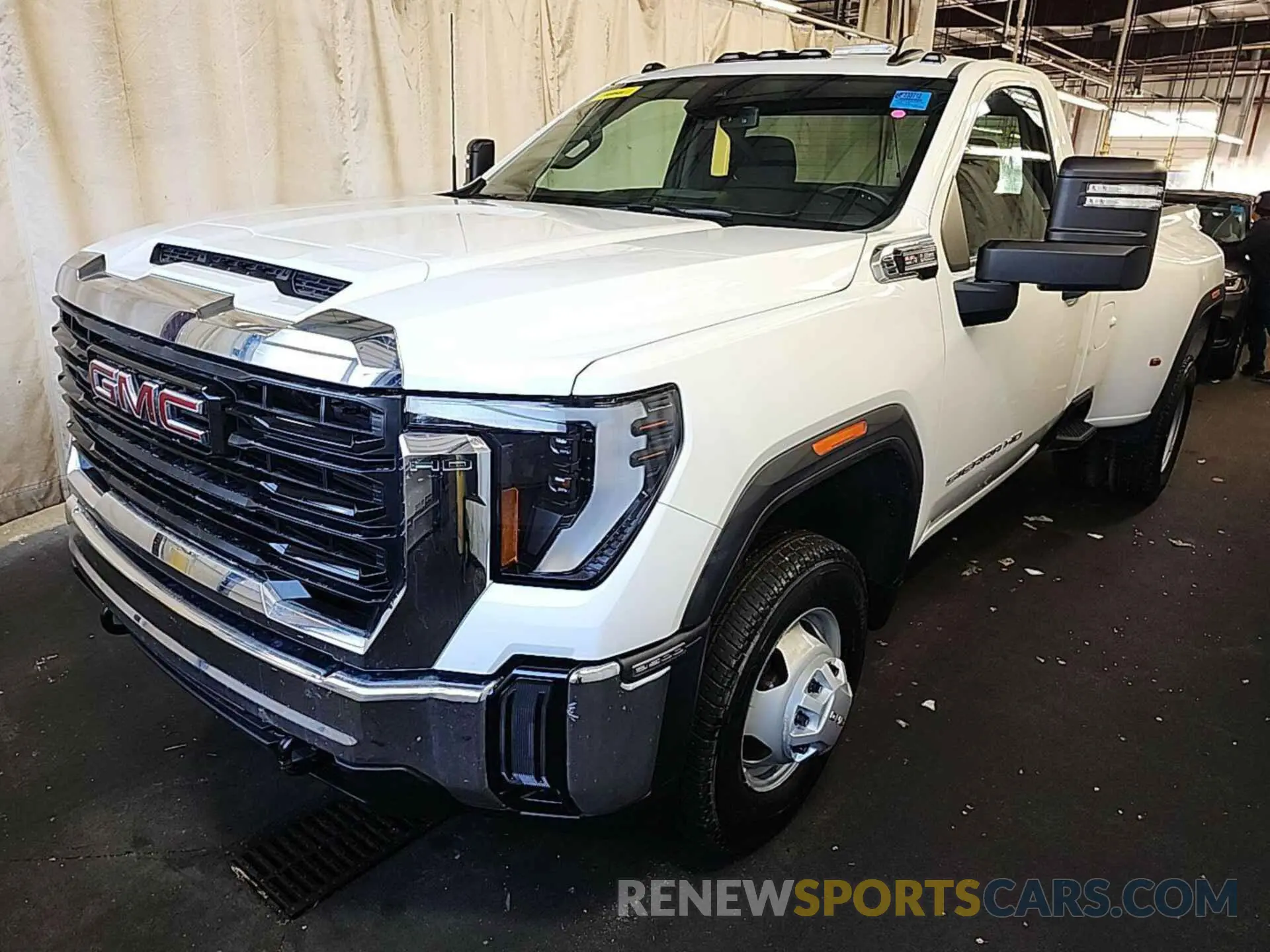 11 fotografías del automóvil dañado 1GT38PE79RF292195 GMC SIERRA 2024