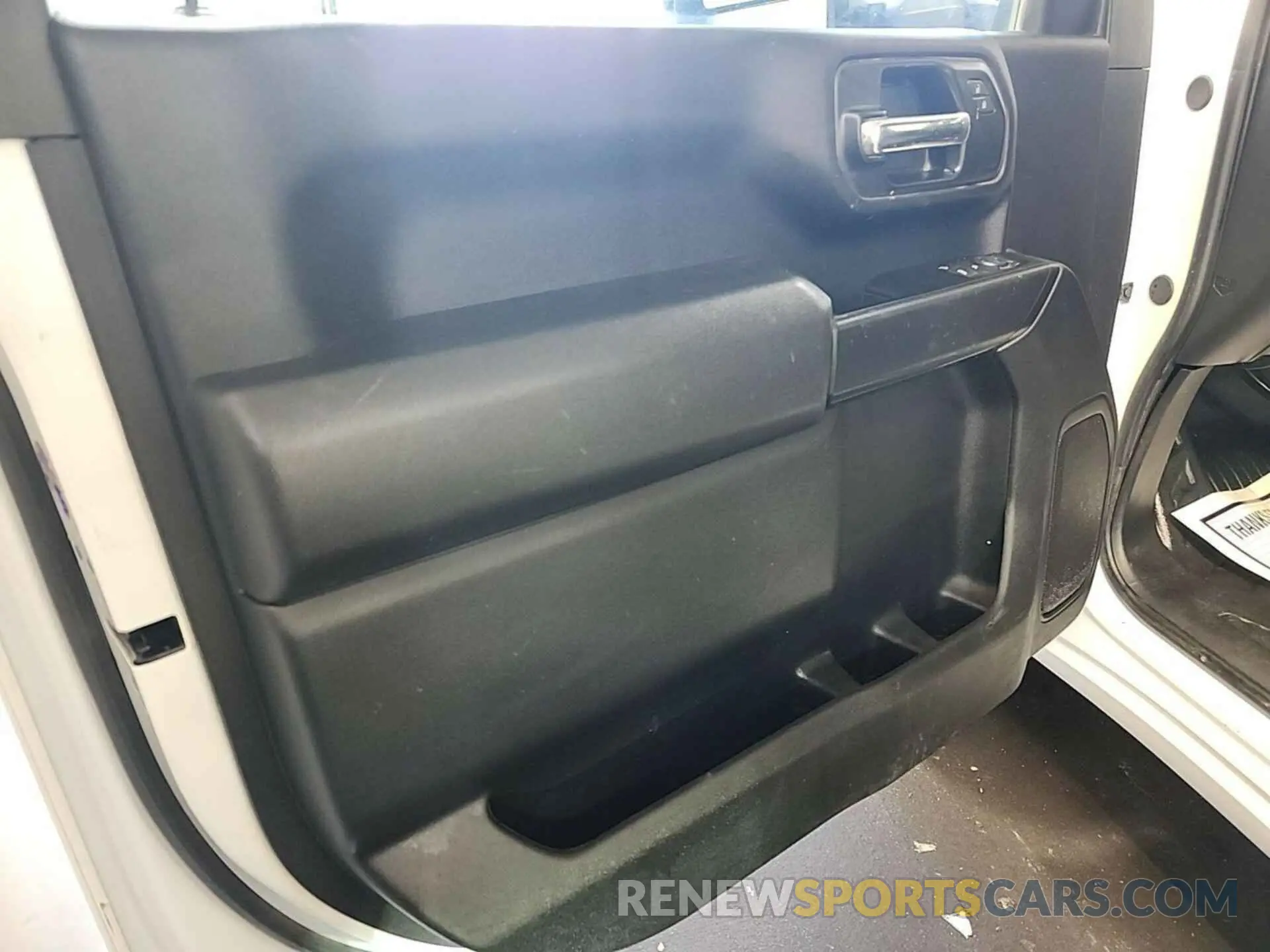 14 fotografías del automóvil dañado 1GT38PE79RF292195 GMC SIERRA 2024