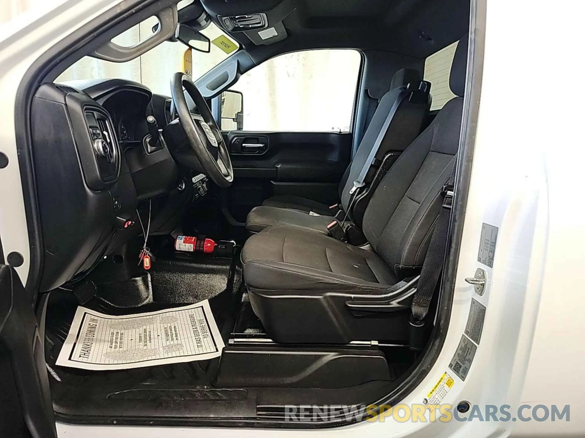 20 fotografías del automóvil dañado 1GT38PE79RF292195 GMC SIERRA 2024