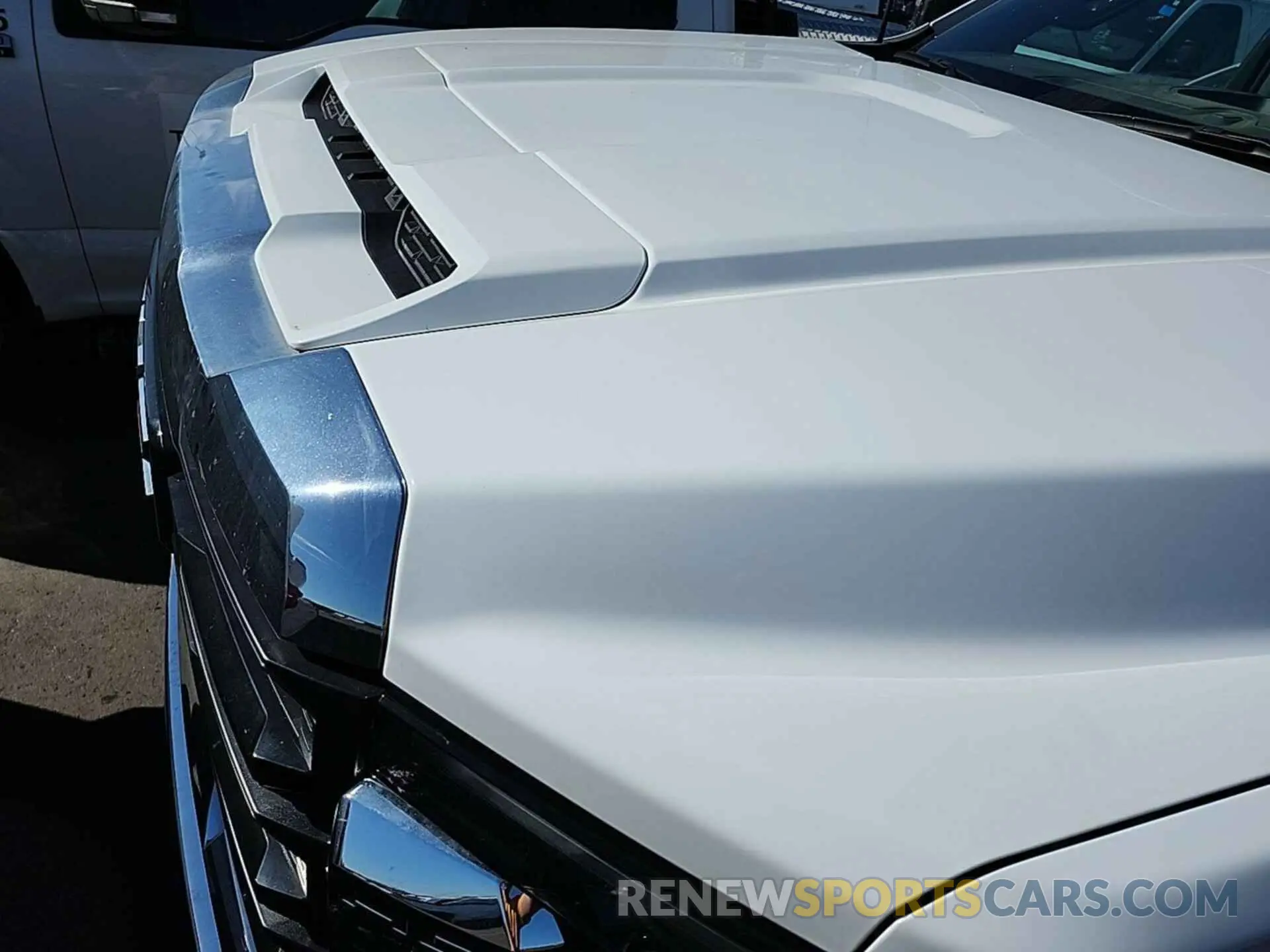 24 fotografías del automóvil dañado 1GT38PE79RF292195 GMC SIERRA 2024