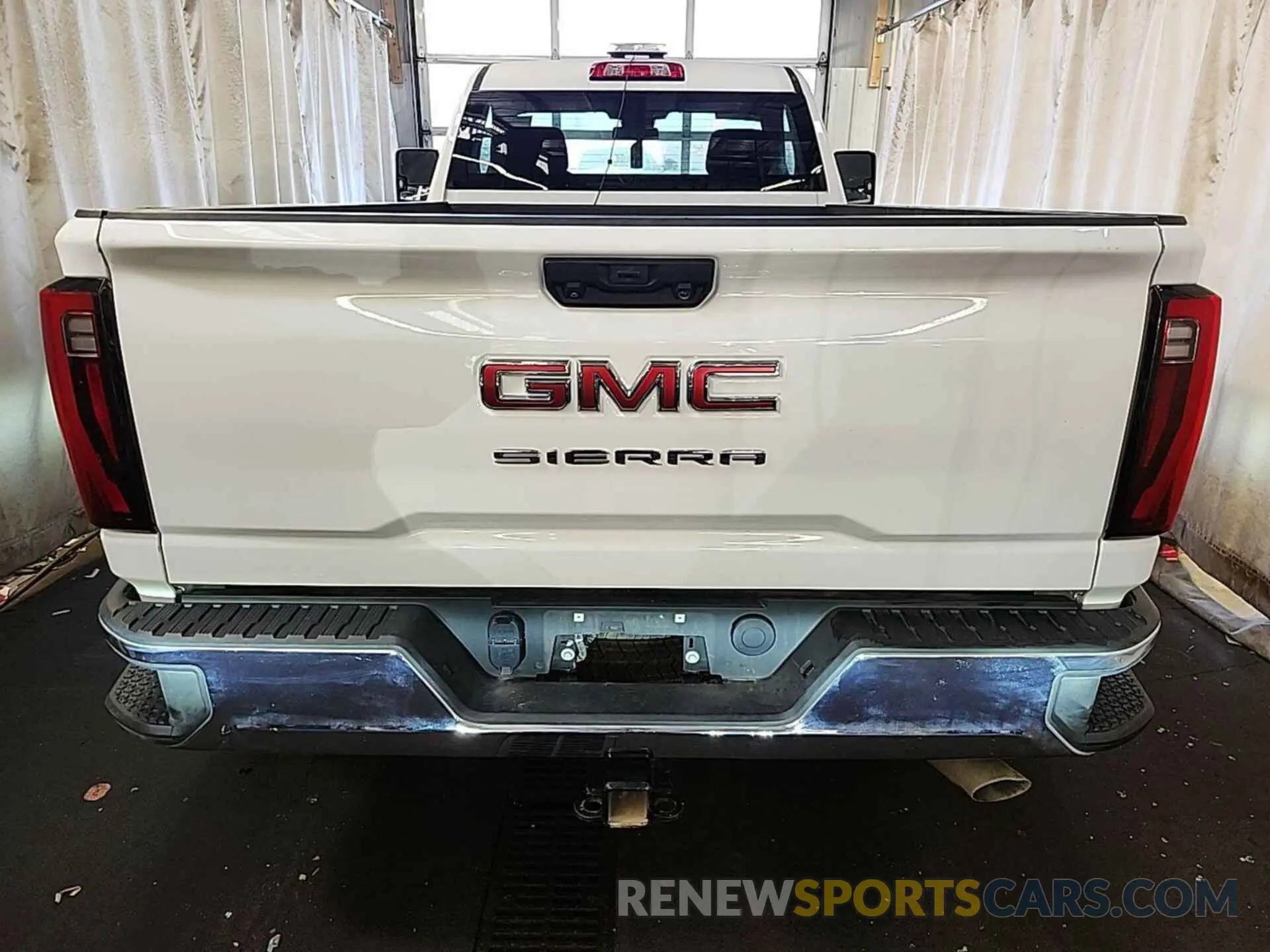 26 fotografías del automóvil dañado 1GT38PE79RF292195 GMC SIERRA 2024