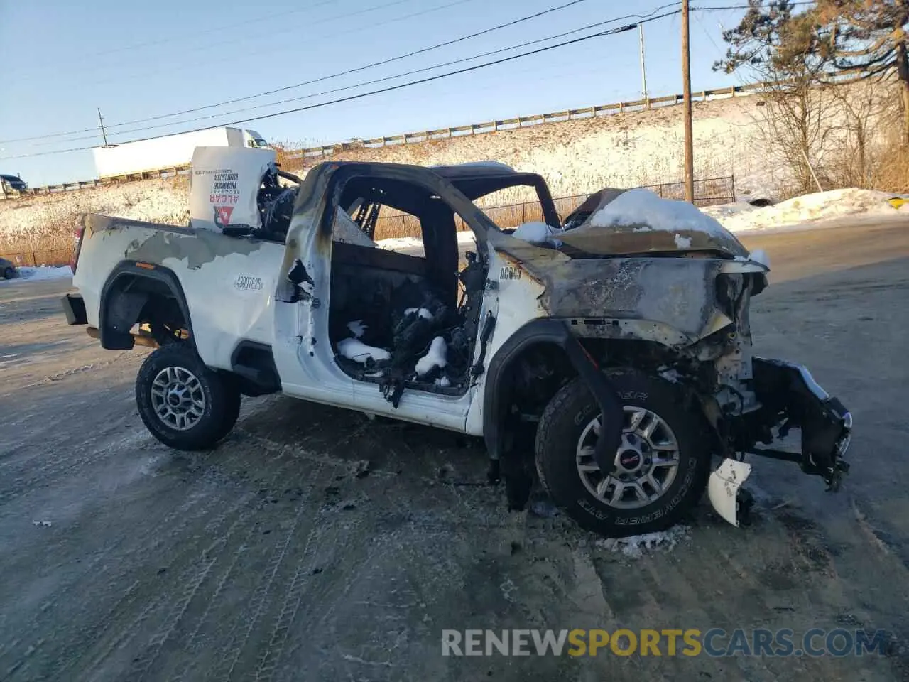 4 fotografías del automóvil dañado 1GT39LE74RF282924 GMC SIERRA 2024