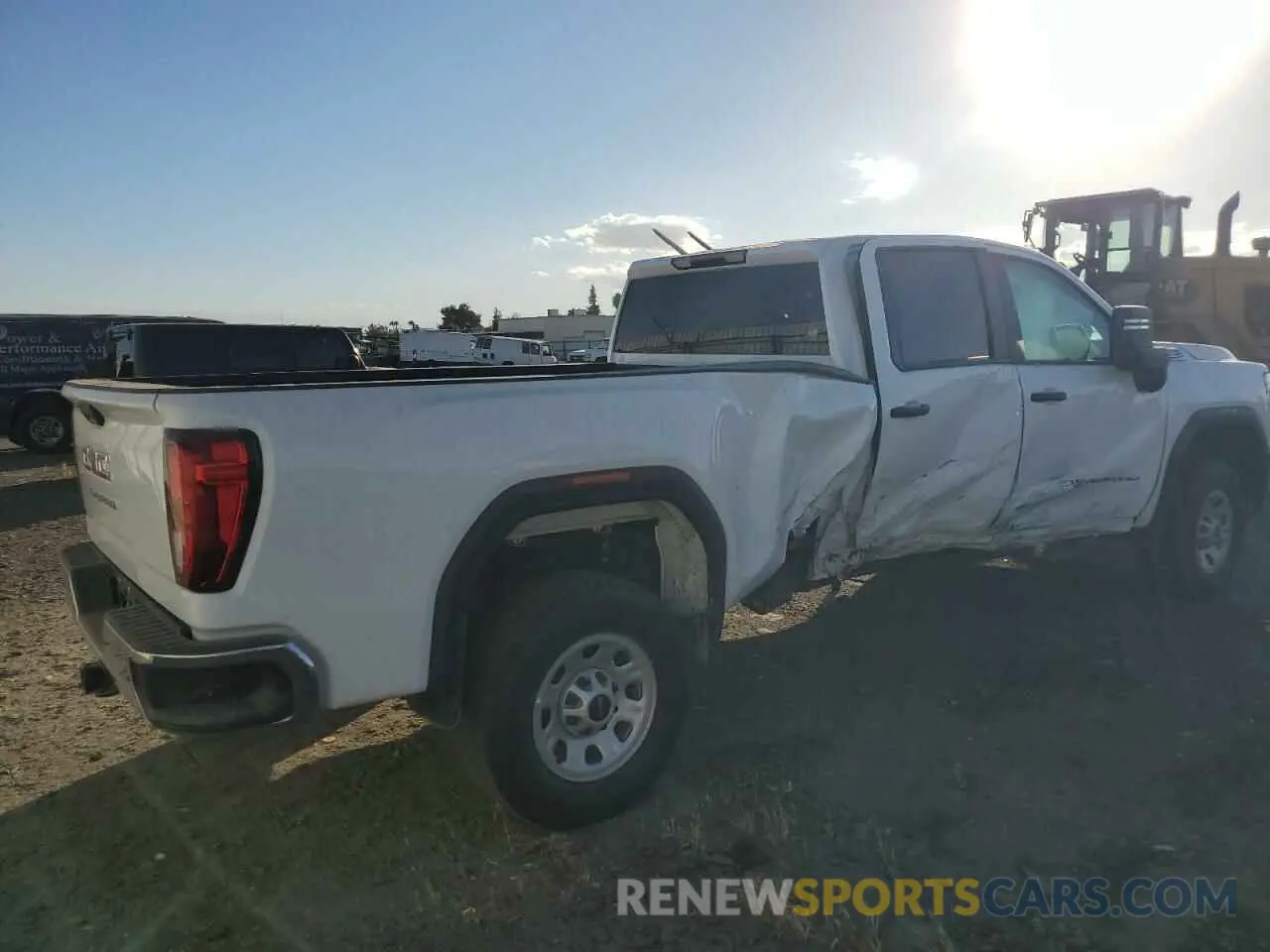 3 fotografías del automóvil dañado 1GT48PE79RF294842 GMC SIERRA 2024