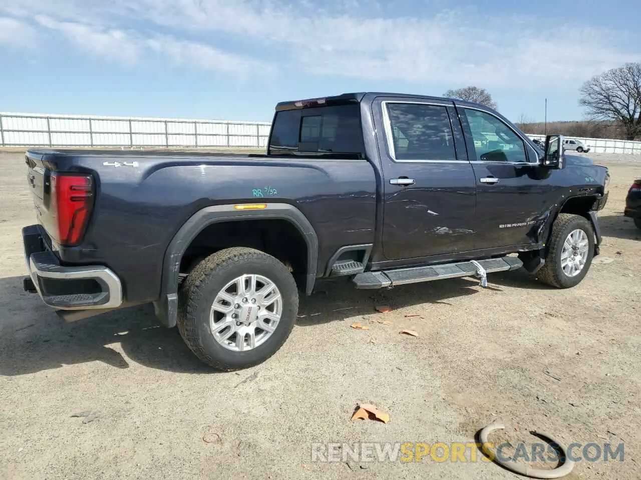 3 fotografías del automóvil dañado 1GT49NE74RF128701 GMC SIERRA 2024