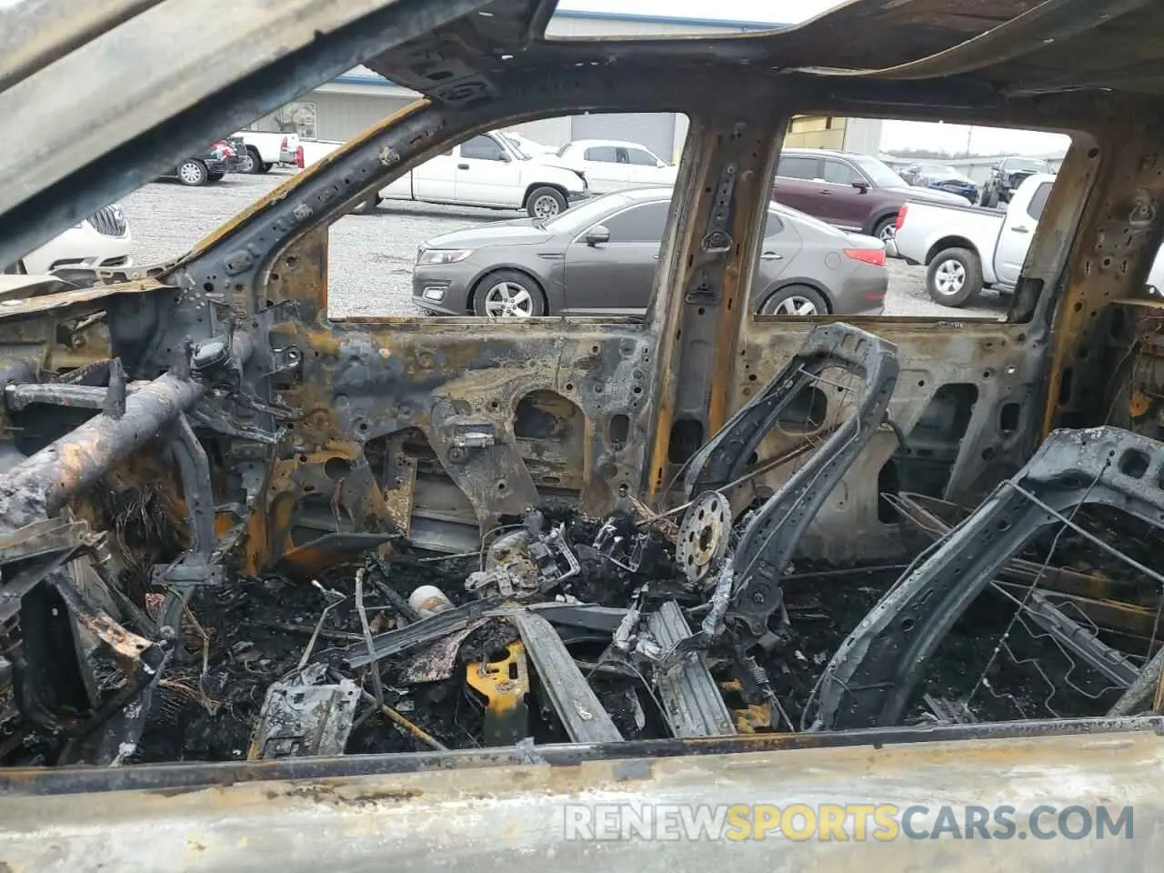 7 fotografías del automóvil dañado 1GT49PE75RF379710 GMC SIERRA 2024