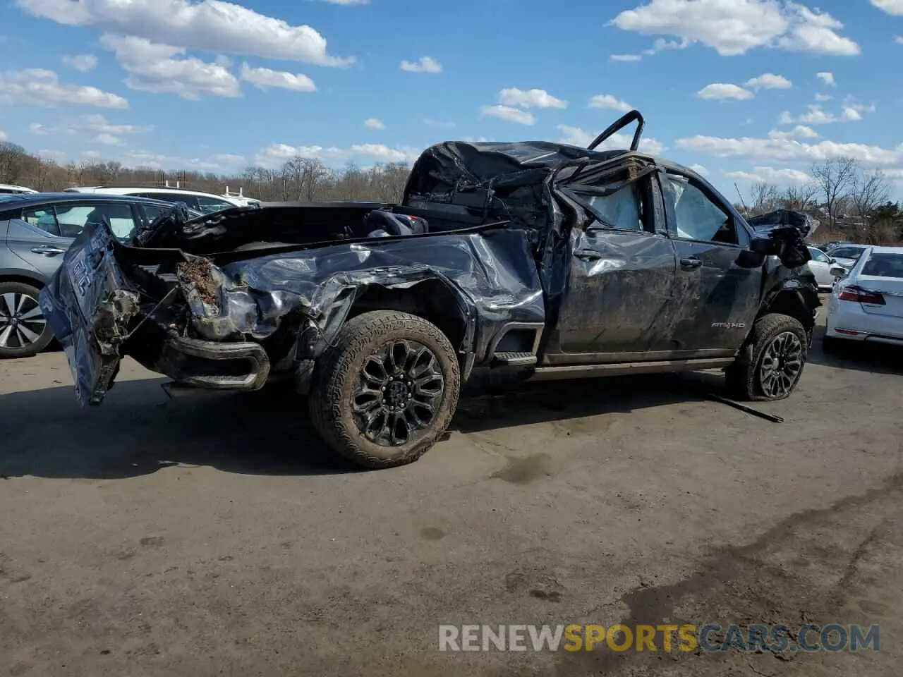 3 fotografías del automóvil dañado 1GT49PE77RF264722 GMC SIERRA 2024