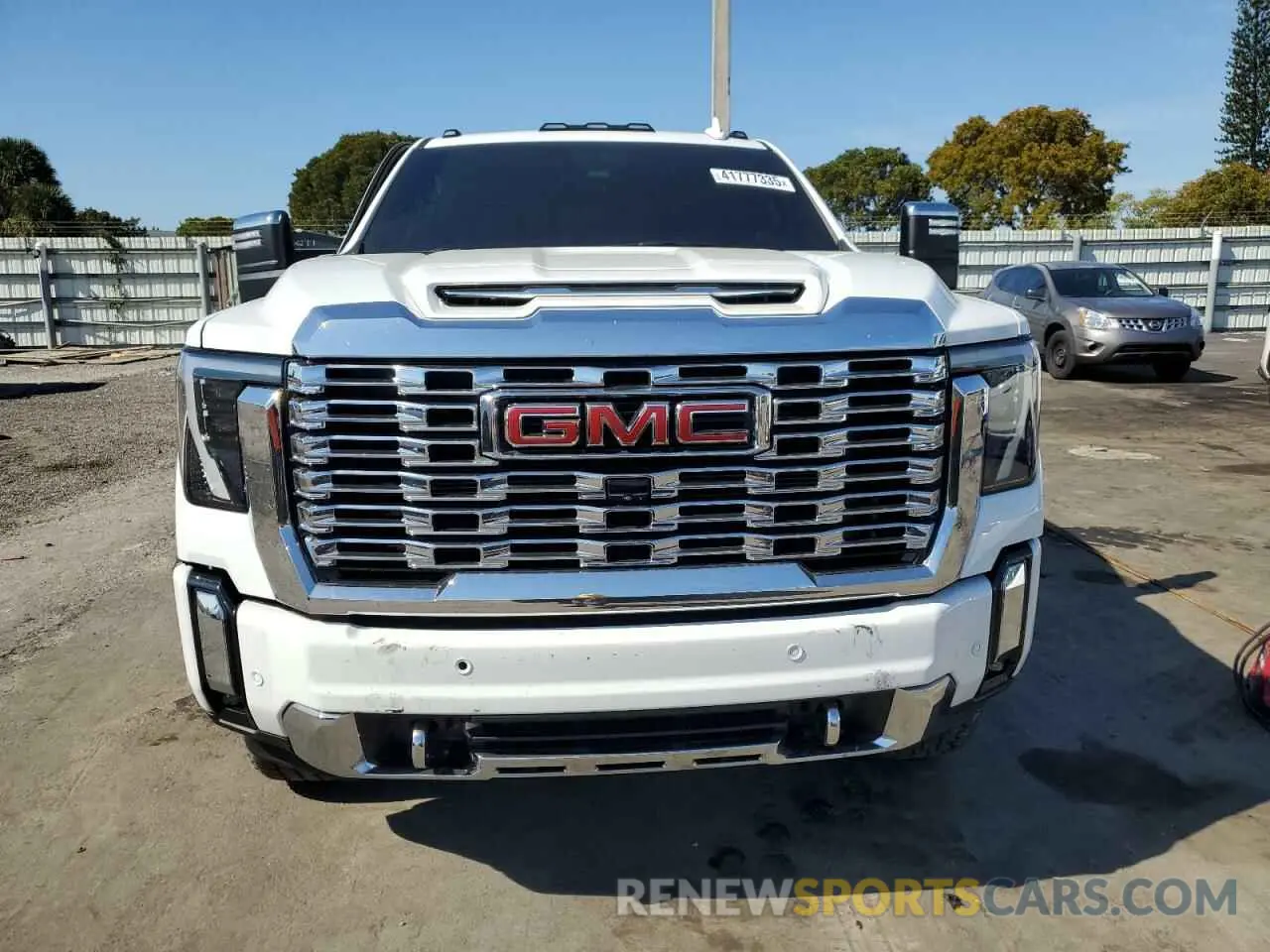 5 fotografías del automóvil dañado 1GT49REY4RF180118 GMC SIERRA 2024