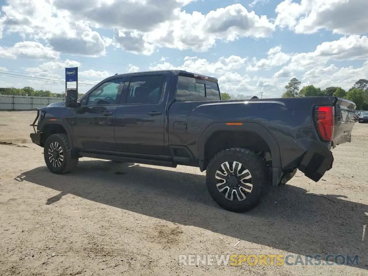 2 fotografías del automóvil dañado 1GT49XEY3RF150676 GMC SIERRA 2024