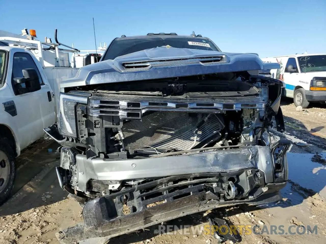 5 fotografías del automóvil dañado 1GT49YEYXRF403434 GMC SIERRA 2024