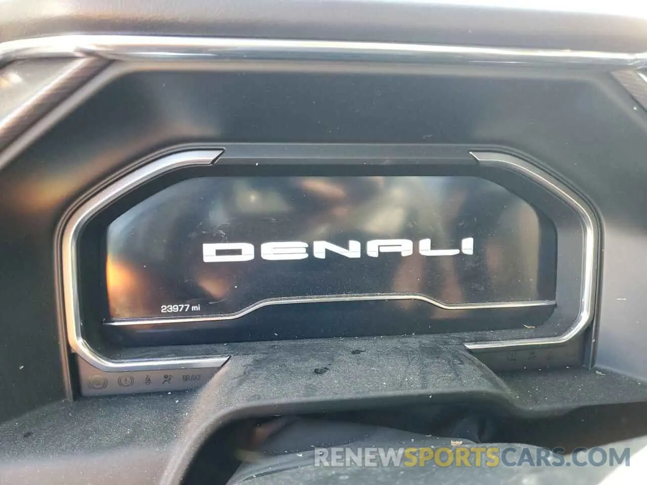 9 fotografías del automóvil dañado 1GT49YEYXRF403434 GMC SIERRA 2024