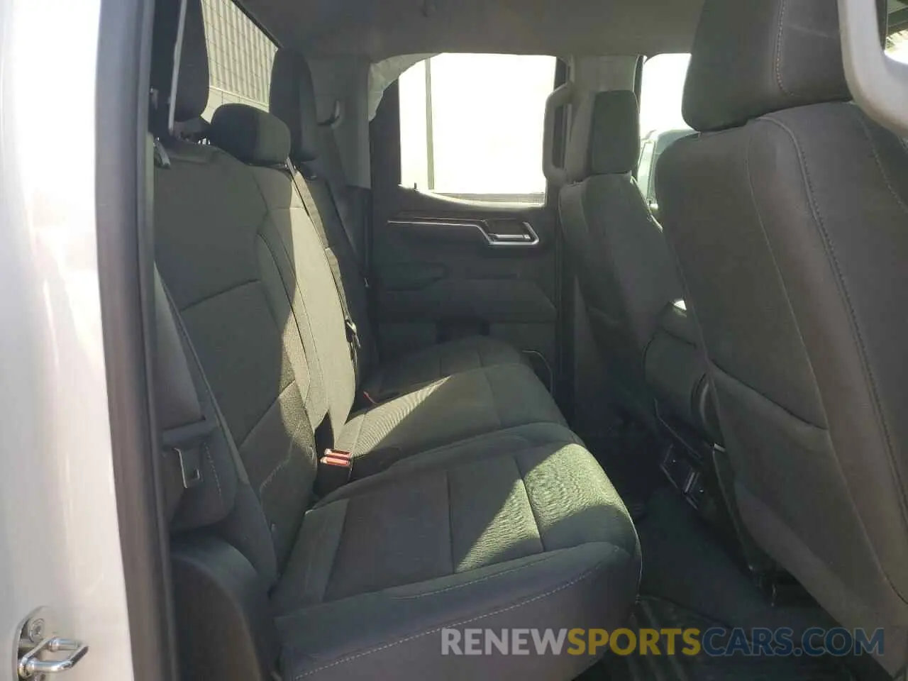 10 fotografías del automóvil dañado 1GTRHCEK7RZ135335 GMC SIERRA 2024