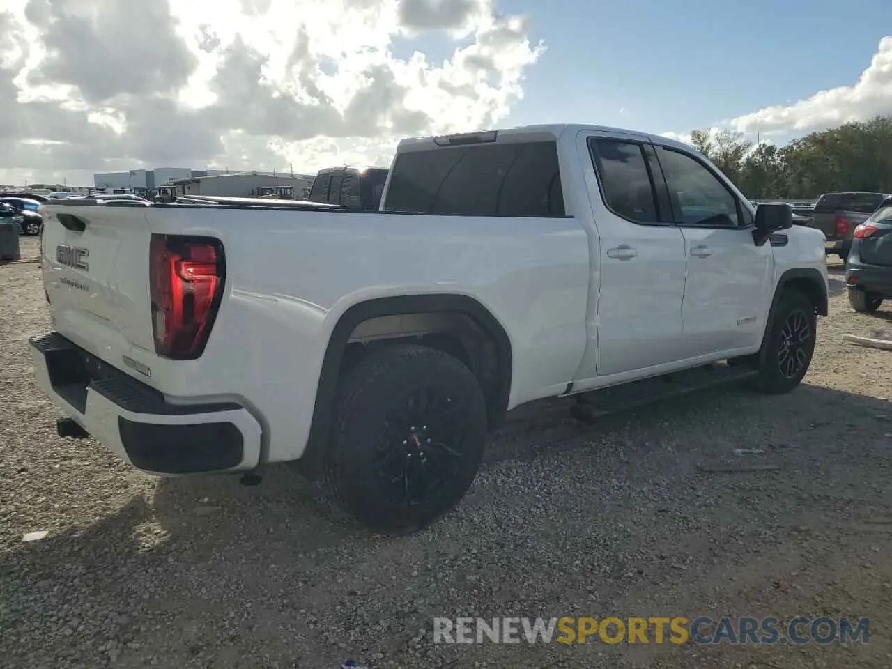 3 fotografías del automóvil dañado 1GTRHCEK7RZ135335 GMC SIERRA 2024