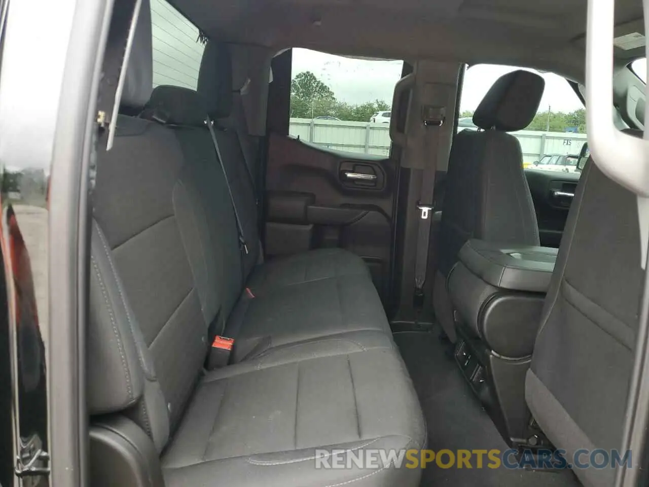 10 fotografías del automóvil dañado 1GTRUAEK1RZ201846 GMC SIERRA 2024