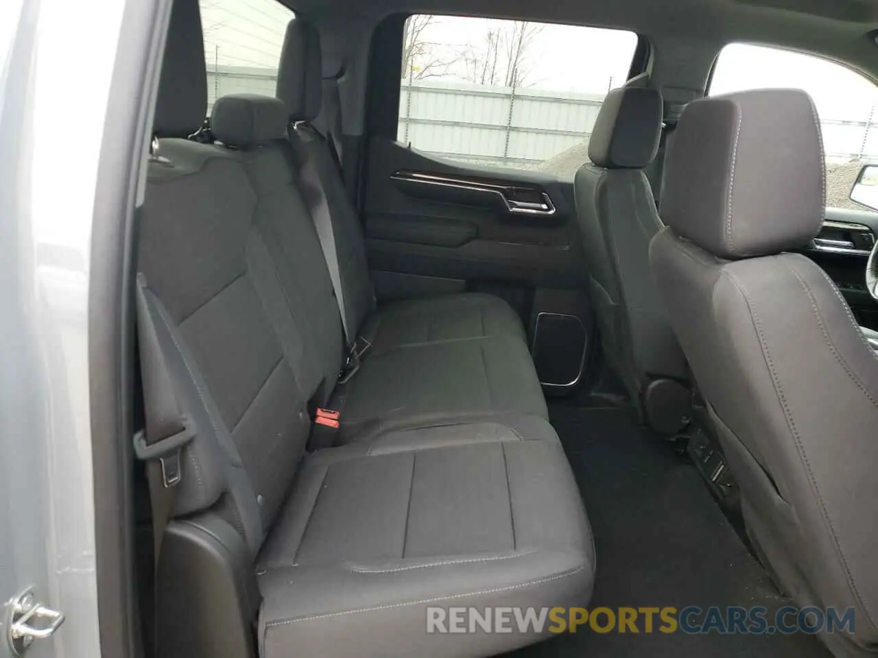 10 fotografías del automóvil dañado 1GTUUBED5RZ147646 GMC SIERRA 2024