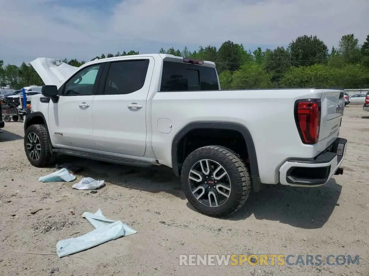 2 fotografías del automóvil dañado 1GTUUEE83RZ305485 GMC SIERRA 2024