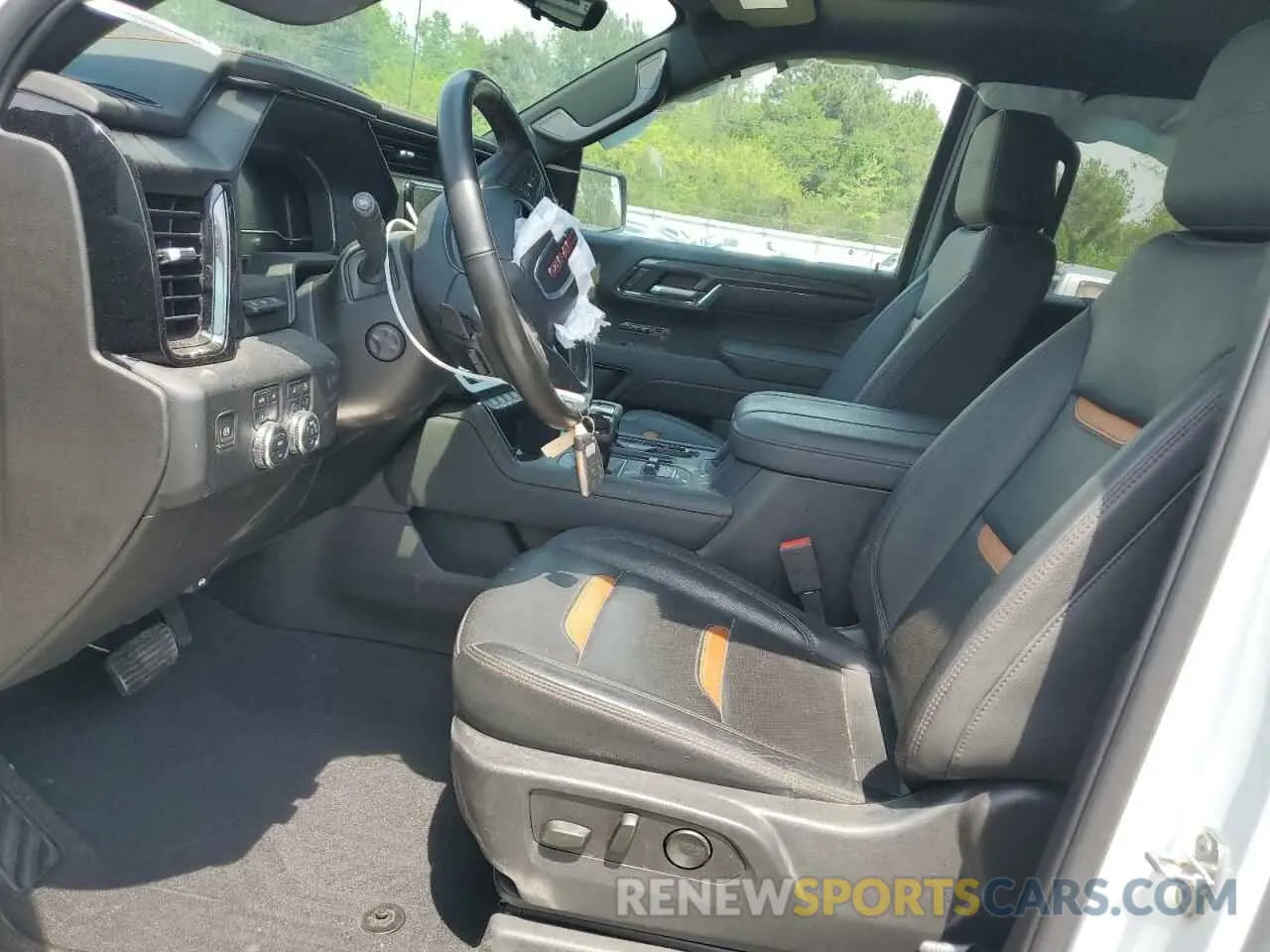 7 fotografías del automóvil dañado 1GTUUEE83RZ305485 GMC SIERRA 2024
