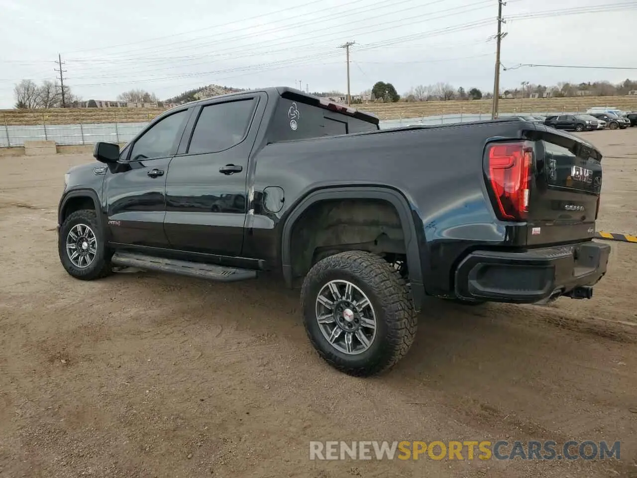 2 fotografías del automóvil dañado 1GTUUEEL7RZ128265 GMC SIERRA 2024