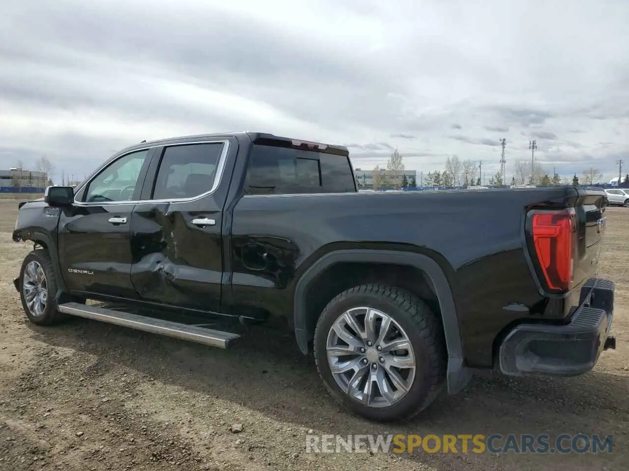 2 fotografías del automóvil dañado 1GTUUGE84RZ217122 GMC SIERRA 2024