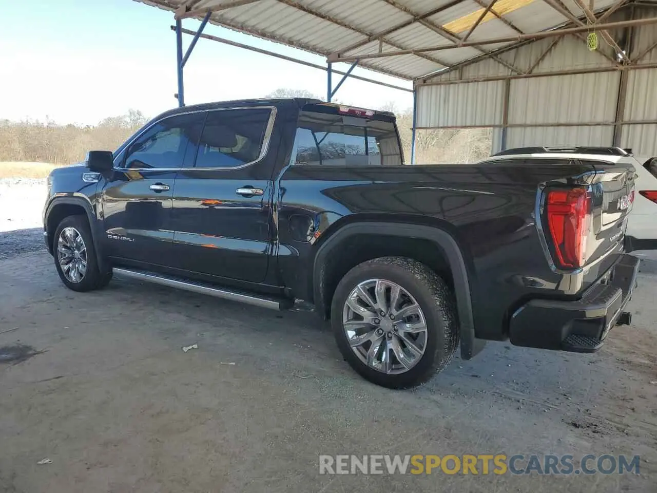 2 fotografías del automóvil dañado 1GTUUGEL0RZ340744 GMC SIERRA 2024