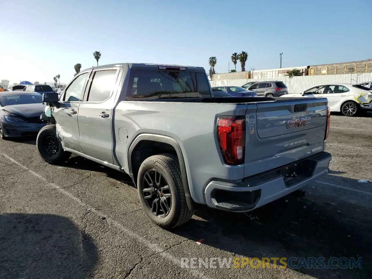 2 fotografías del automóvil dañado 3GTPHCE8XRG377774 GMC SIERRA 2024