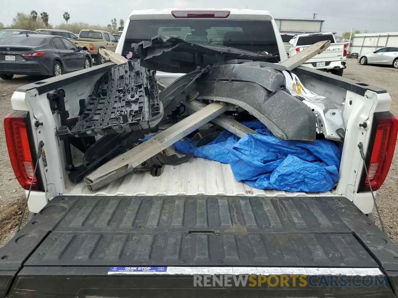 12 fotografías del automóvil dañado 3GTPHDED6RG136135 GMC SIERRA 2024