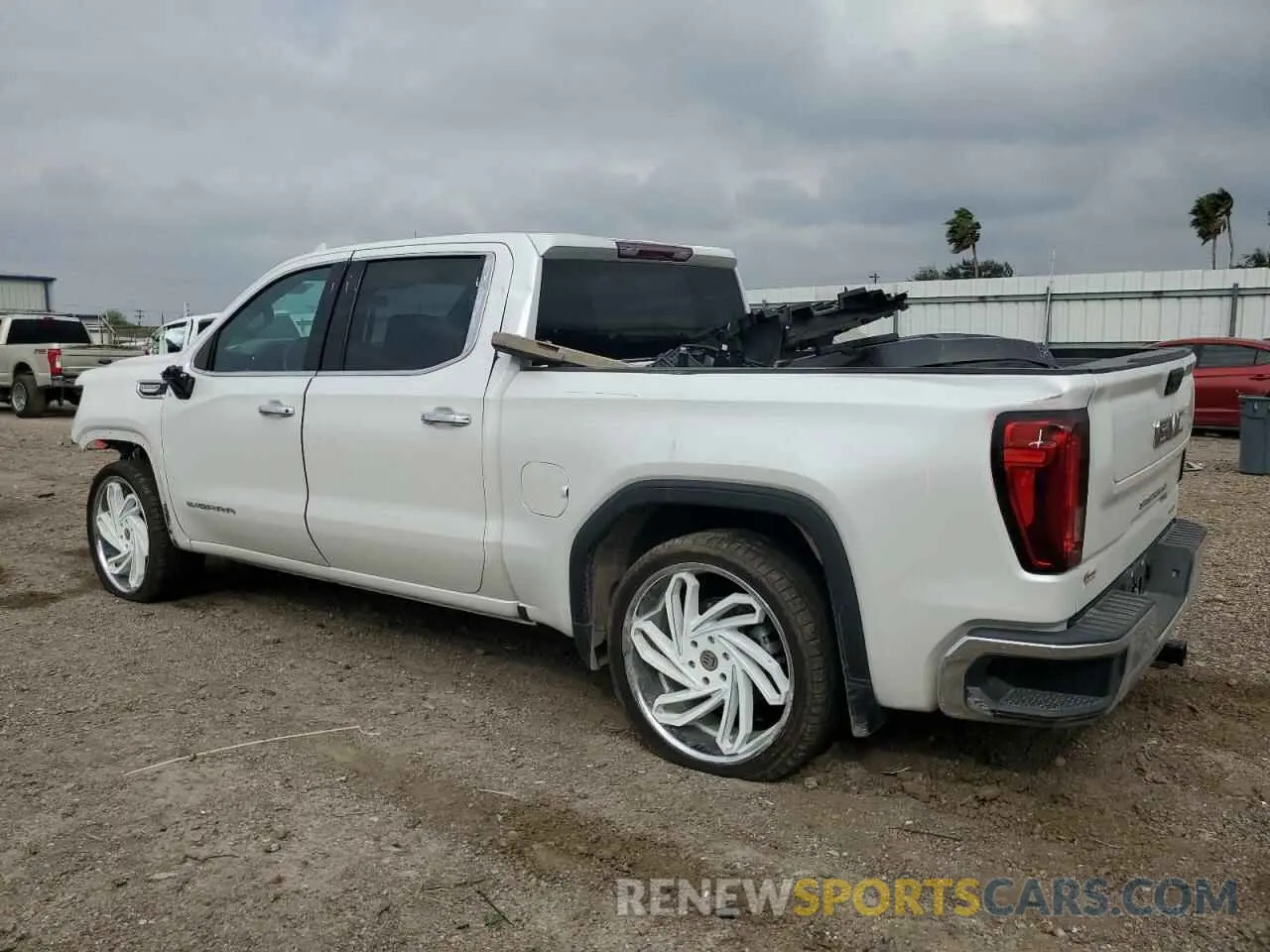 2 fotografías del automóvil dañado 3GTPHDED6RG136135 GMC SIERRA 2024