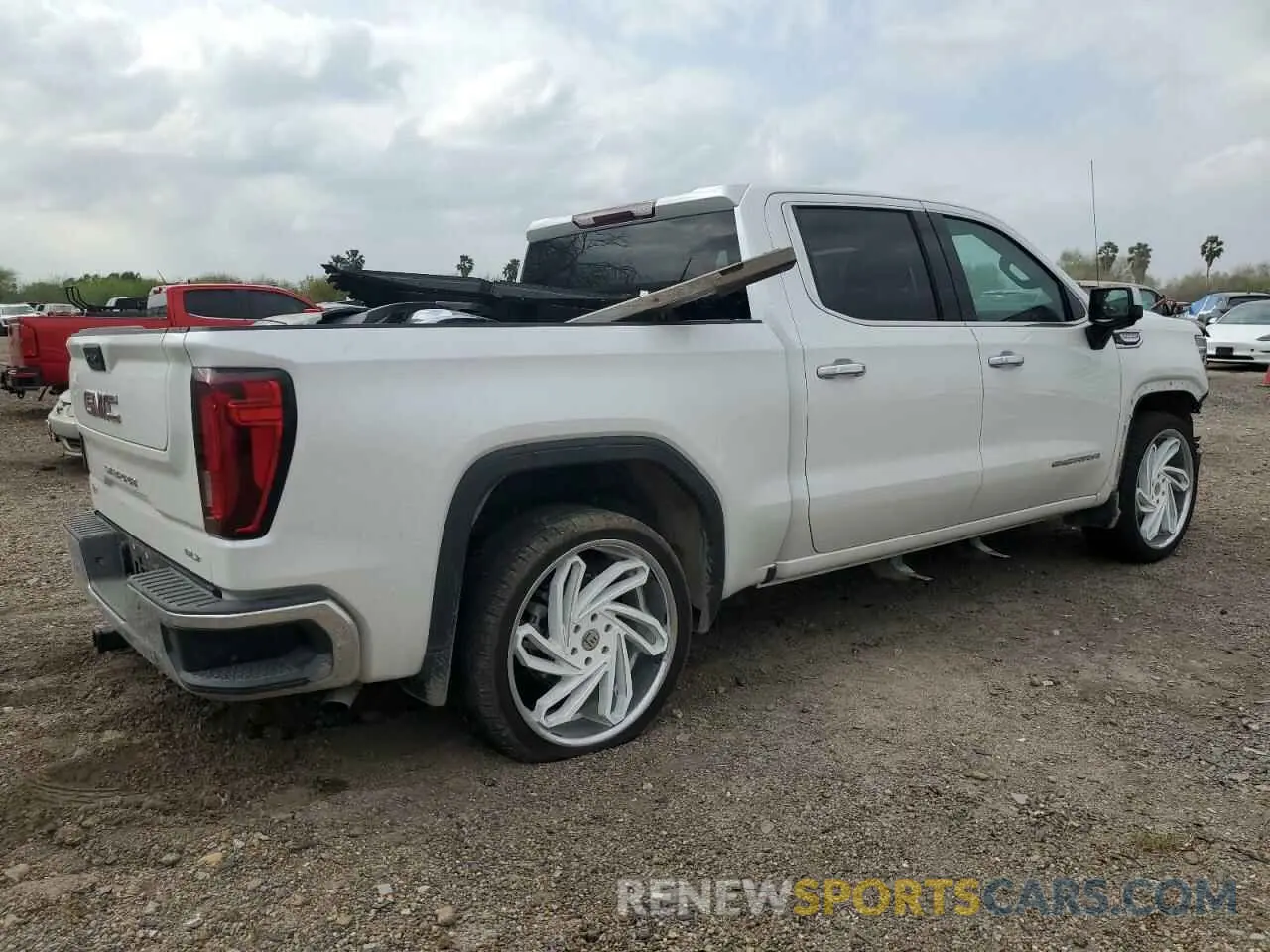 3 fotografías del automóvil dañado 3GTPHDED6RG136135 GMC SIERRA 2024