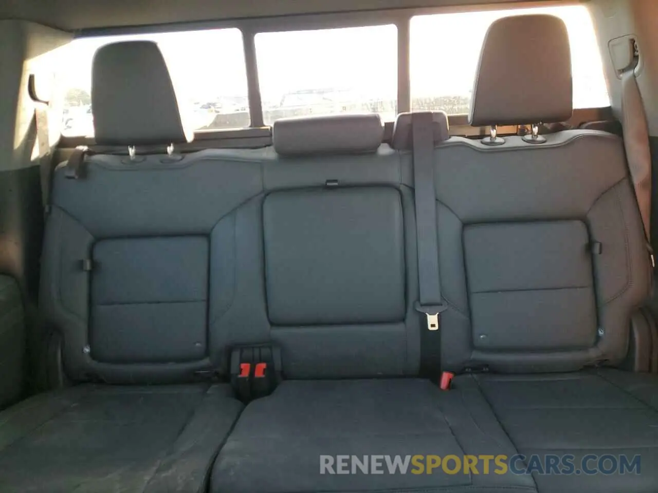 10 fotografías del automóvil dañado 3GTUUCE8XRG351383 GMC SIERRA 2024