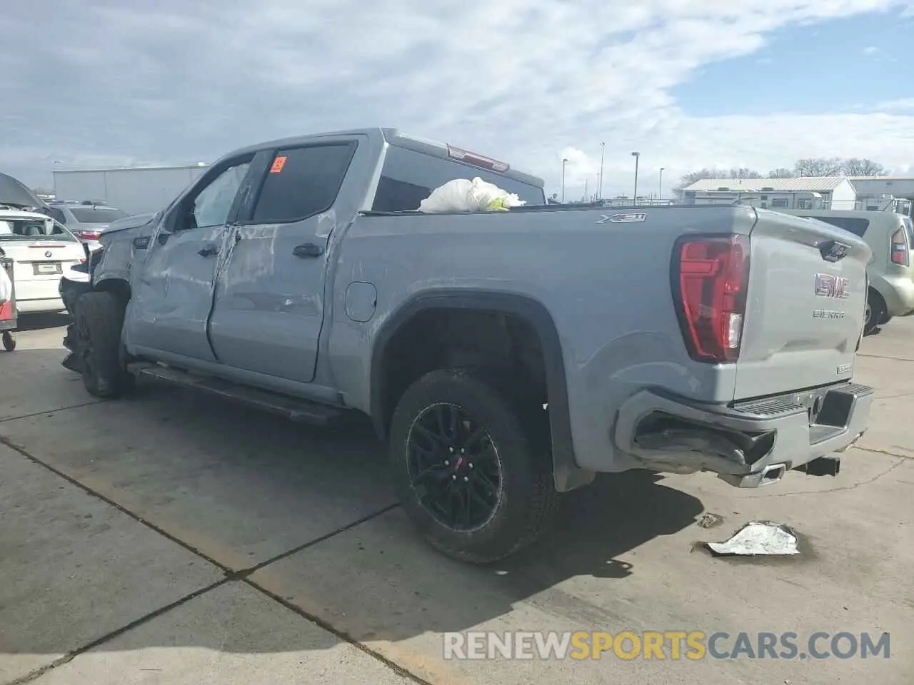 2 fotografías del automóvil dañado 3GTUUCED6RG256042 GMC SIERRA 2024