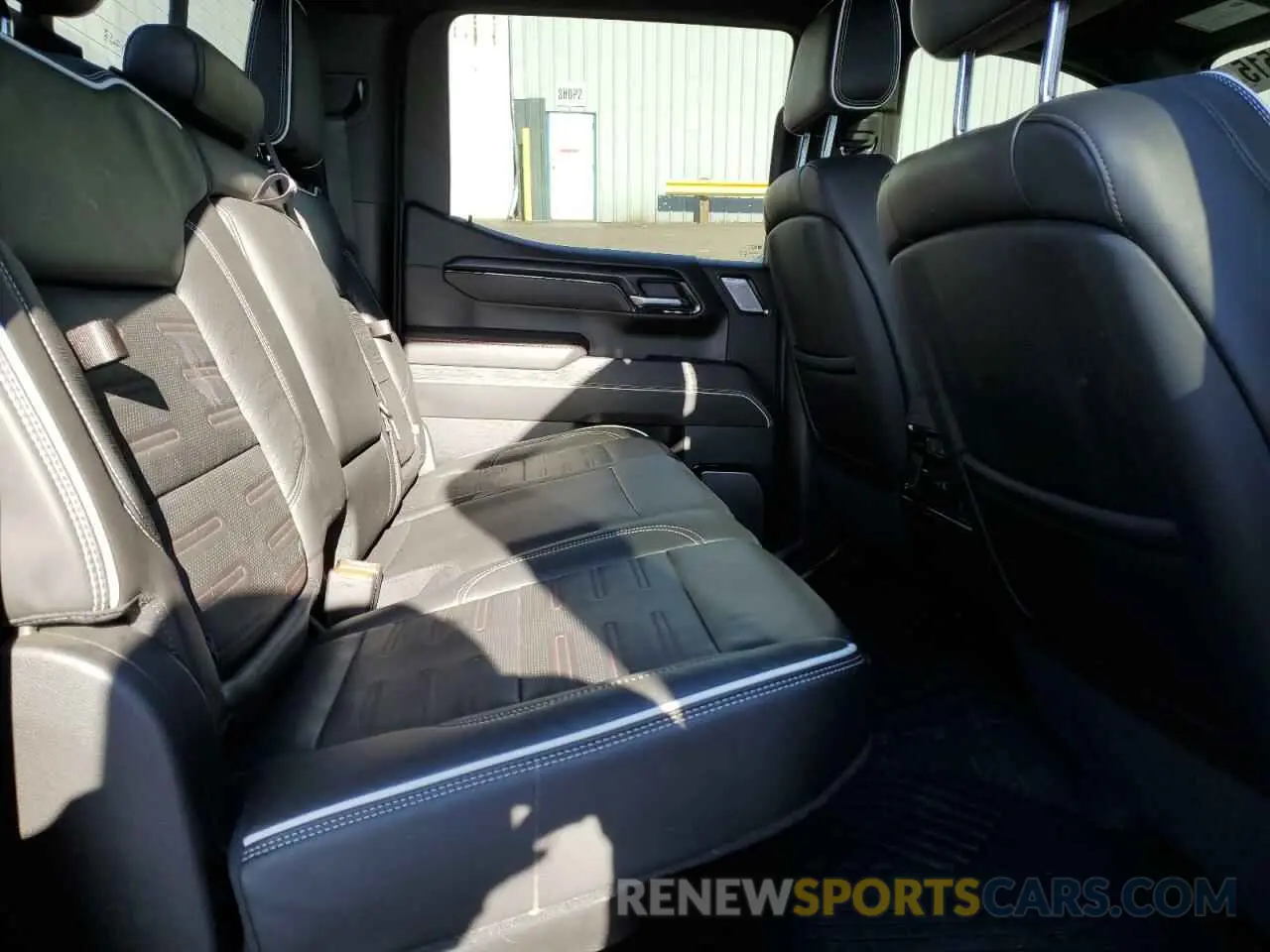 10 fotografías del automóvil dañado 3GTUUFE86RG193027 GMC SIERRA 2024