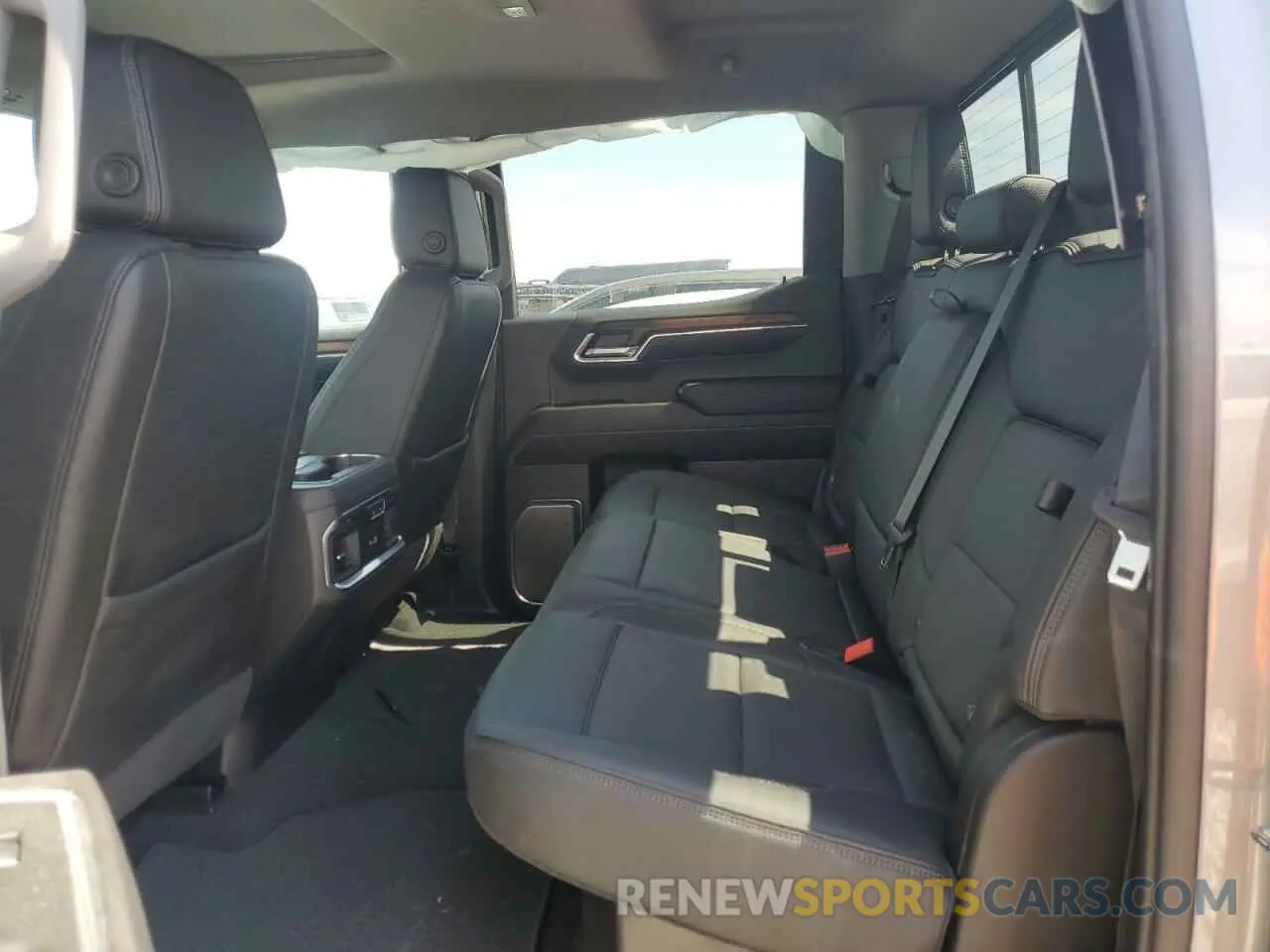 10 fotografías del automóvil dañado 3GTUUGE80RG270335 GMC SIERRA 2024