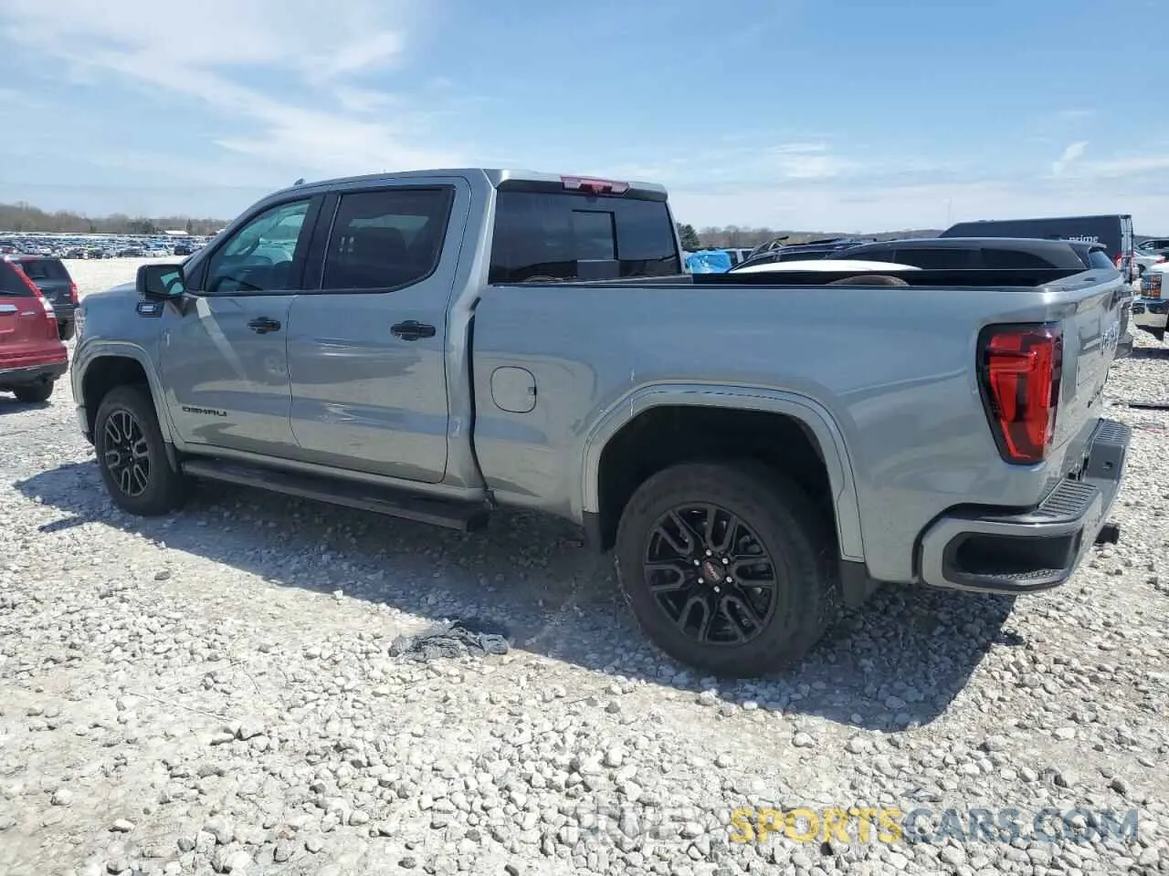 2 fotografías del automóvil dañado 3GTUUGE80RG270335 GMC SIERRA 2024