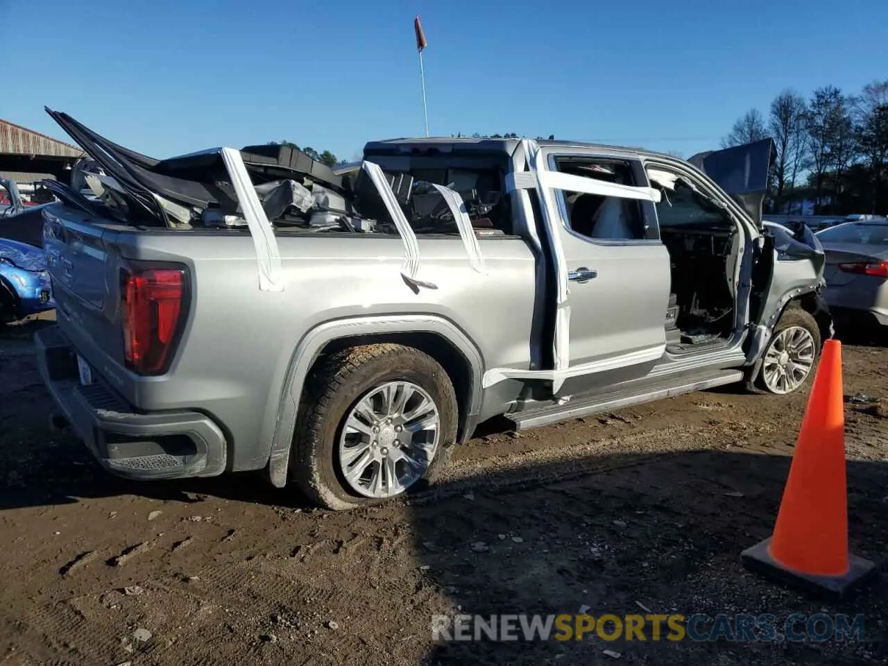 3 fotografías del automóvil dañado 3GTUUGEL4RG420029 GMC SIERRA 2024