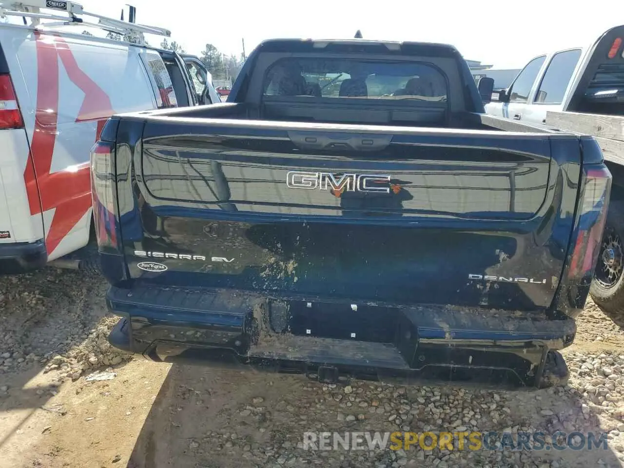 6 fotografías del automóvil dañado 1GT40LEL1SU402045 GMC SIERRA 2025