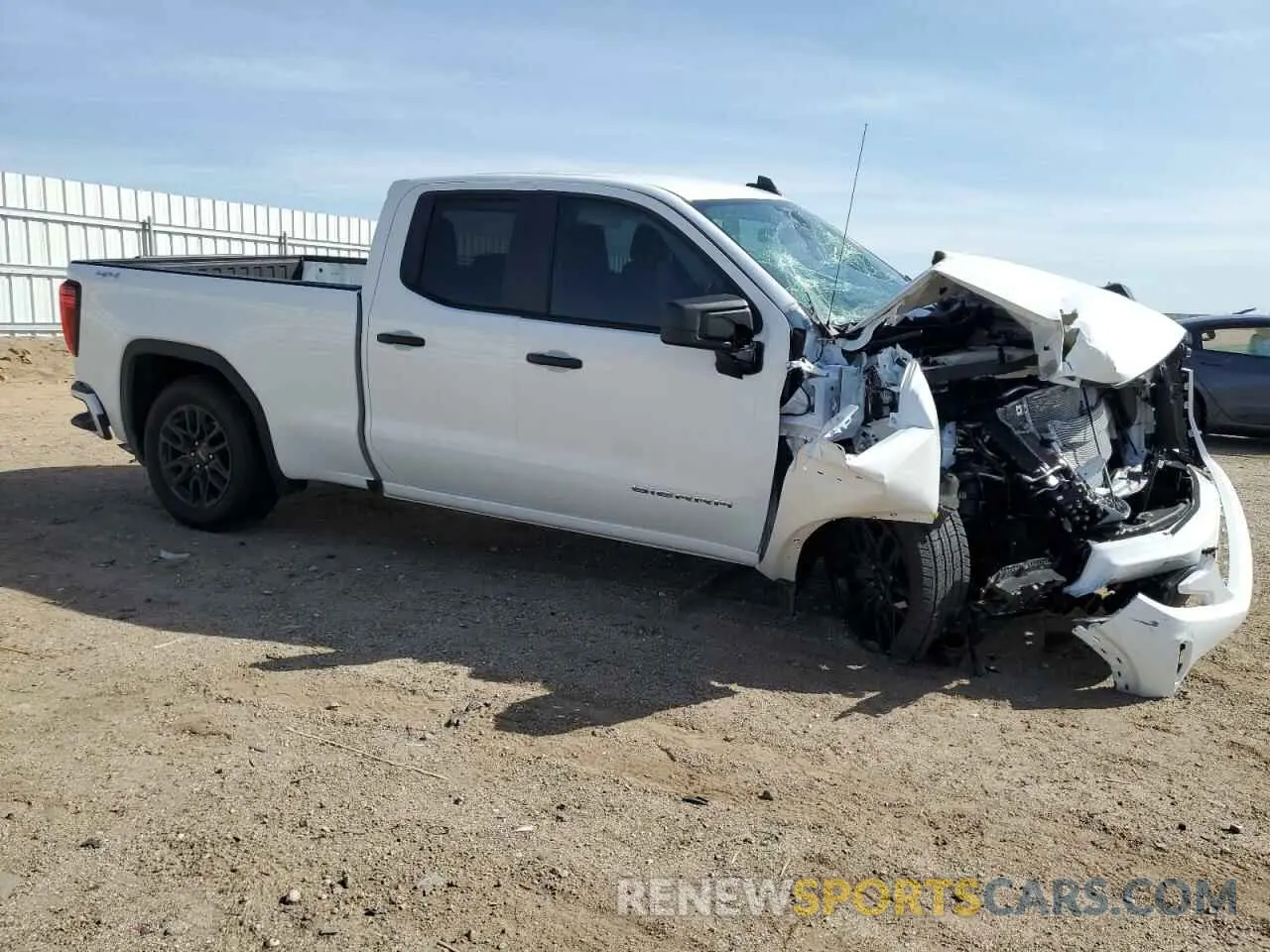 4 fotografías del automóvil dañado 1GTRUAED7SZ179889 GMC SIERRA 2025