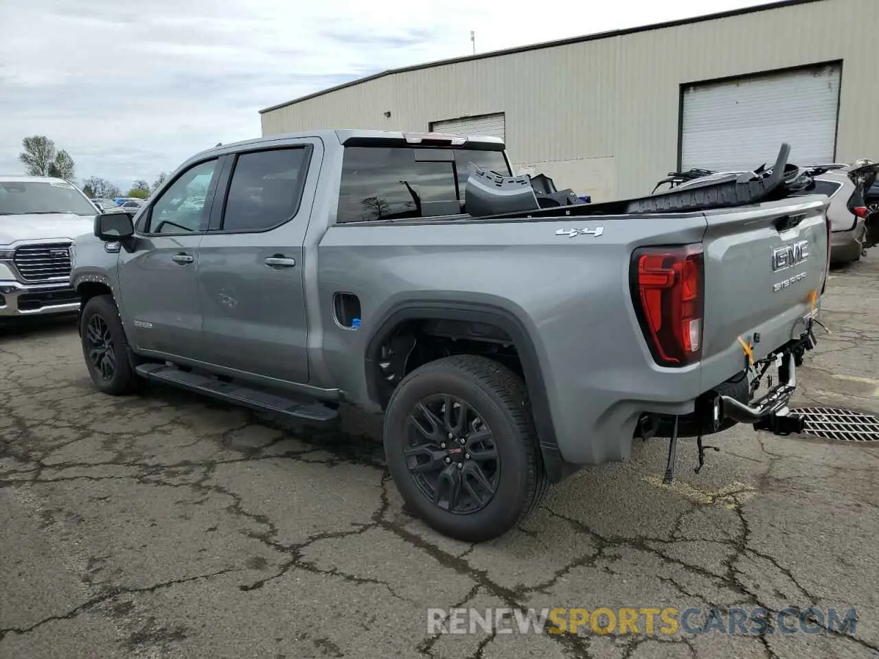 2 fotografías del automóvil dañado 1GTUUCE81SZ112908 GMC SIERRA 2025