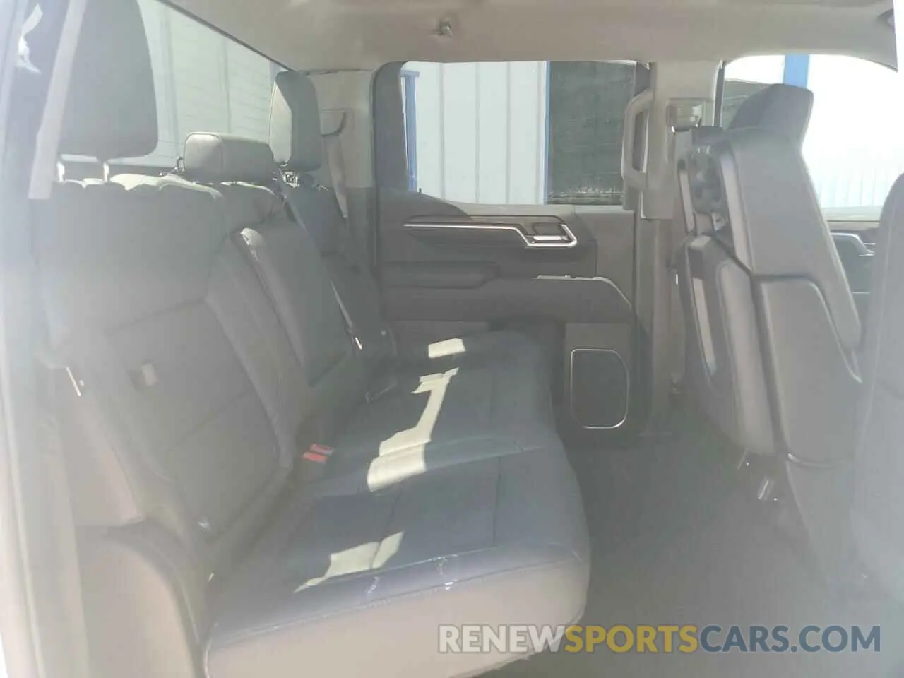 11 fotografías del automóvil dañado 1GTUUDED5SZ177988 GMC SIERRA 2025