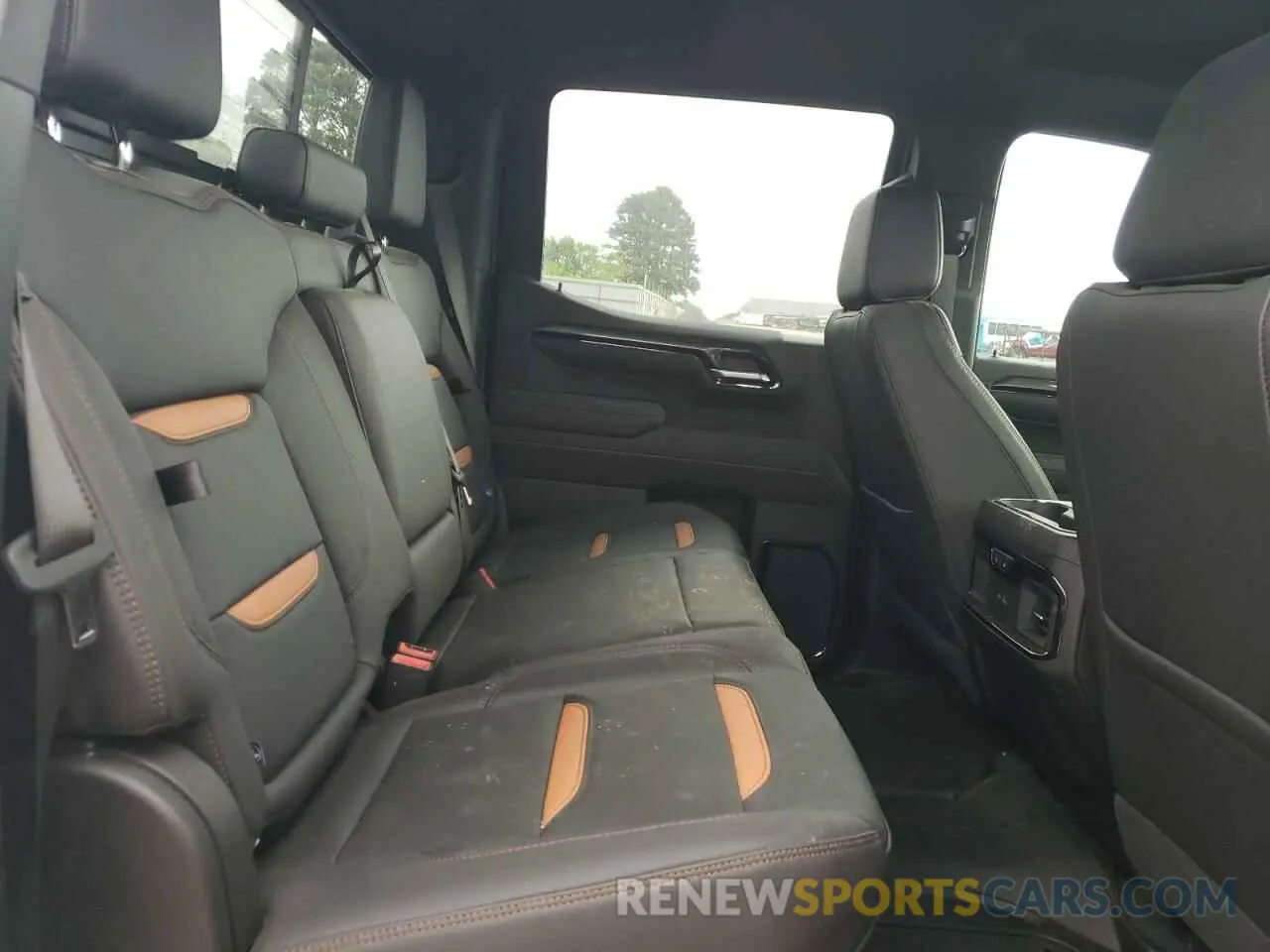10 fotografías del automóvil dañado 1GTUUEE84SZ198274 GMC SIERRA 2025