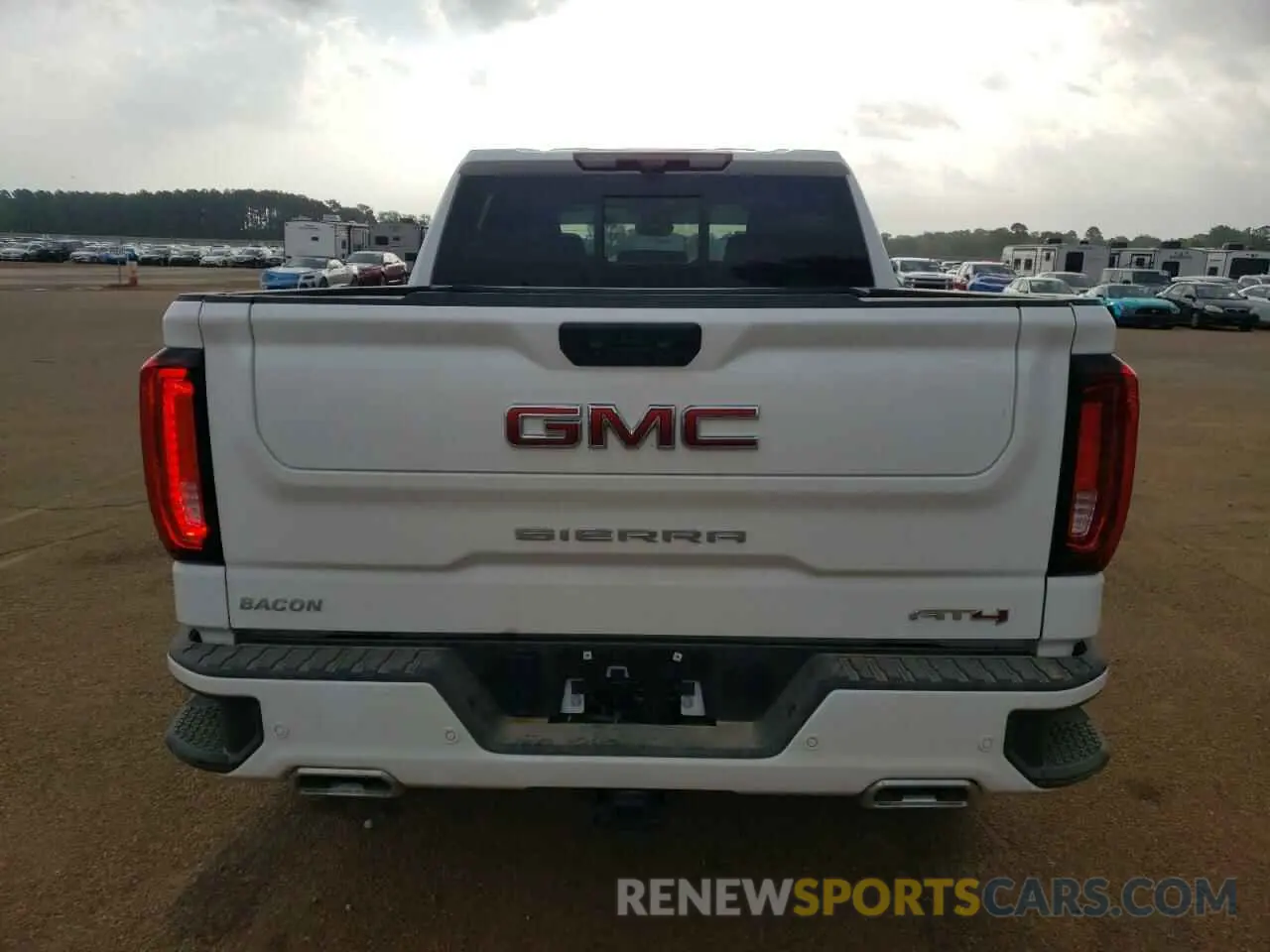 6 fotografías del automóvil dañado 1GTUUEE84SZ198274 GMC SIERRA 2025