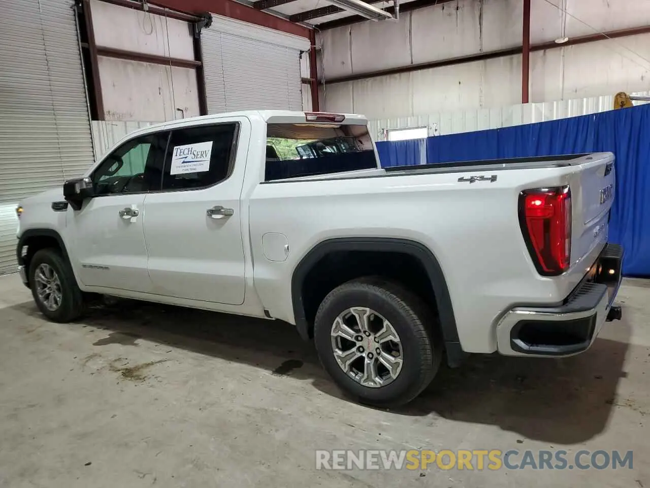 2 fotografías del automóvil dañado 3GTUUDEDXSG123165 GMC SIERRA 2025