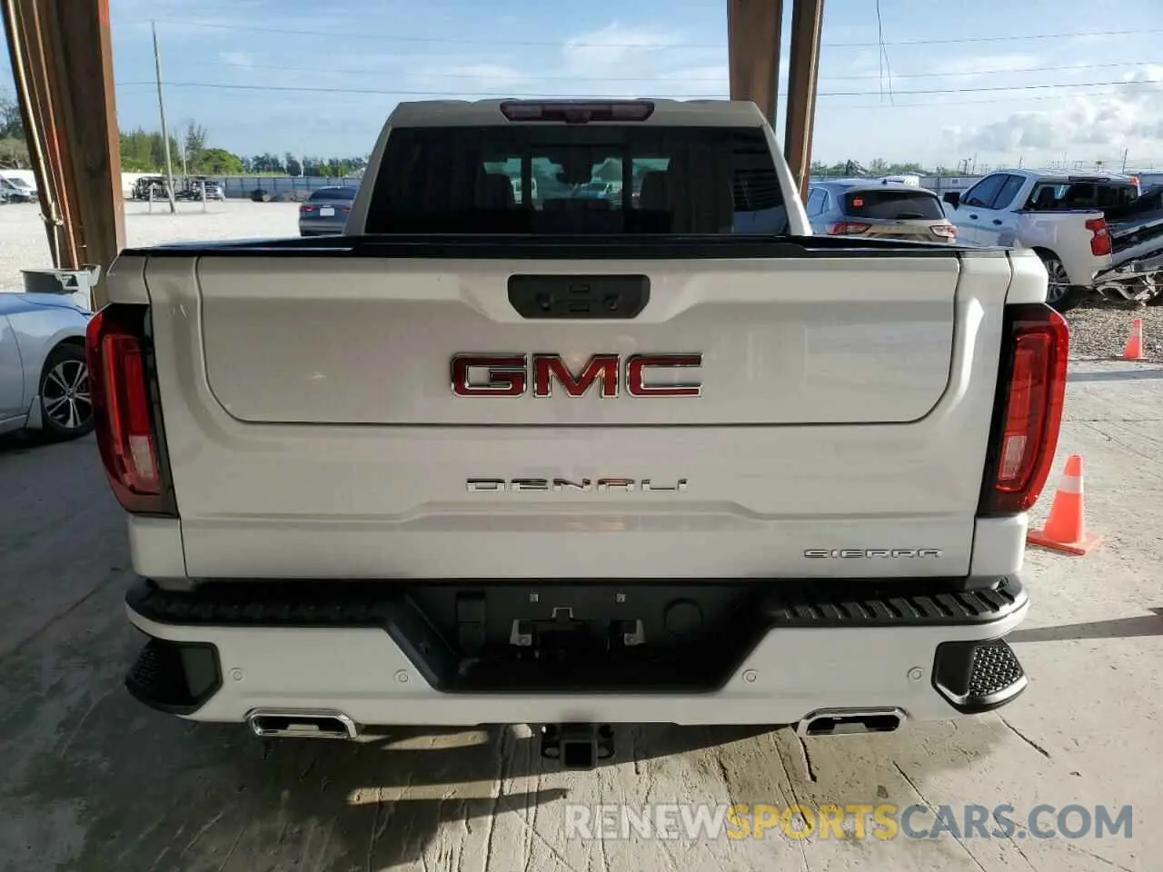 6 fotografías del automóvil dañado 3GTUUGE87SG172750 GMC SIERRA 2025