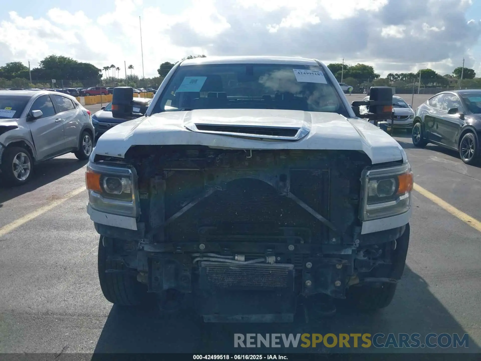 13 fotografías del automóvil dañado 1GT12NEY5KF116028 GMC SIERRA 2500HD 2019