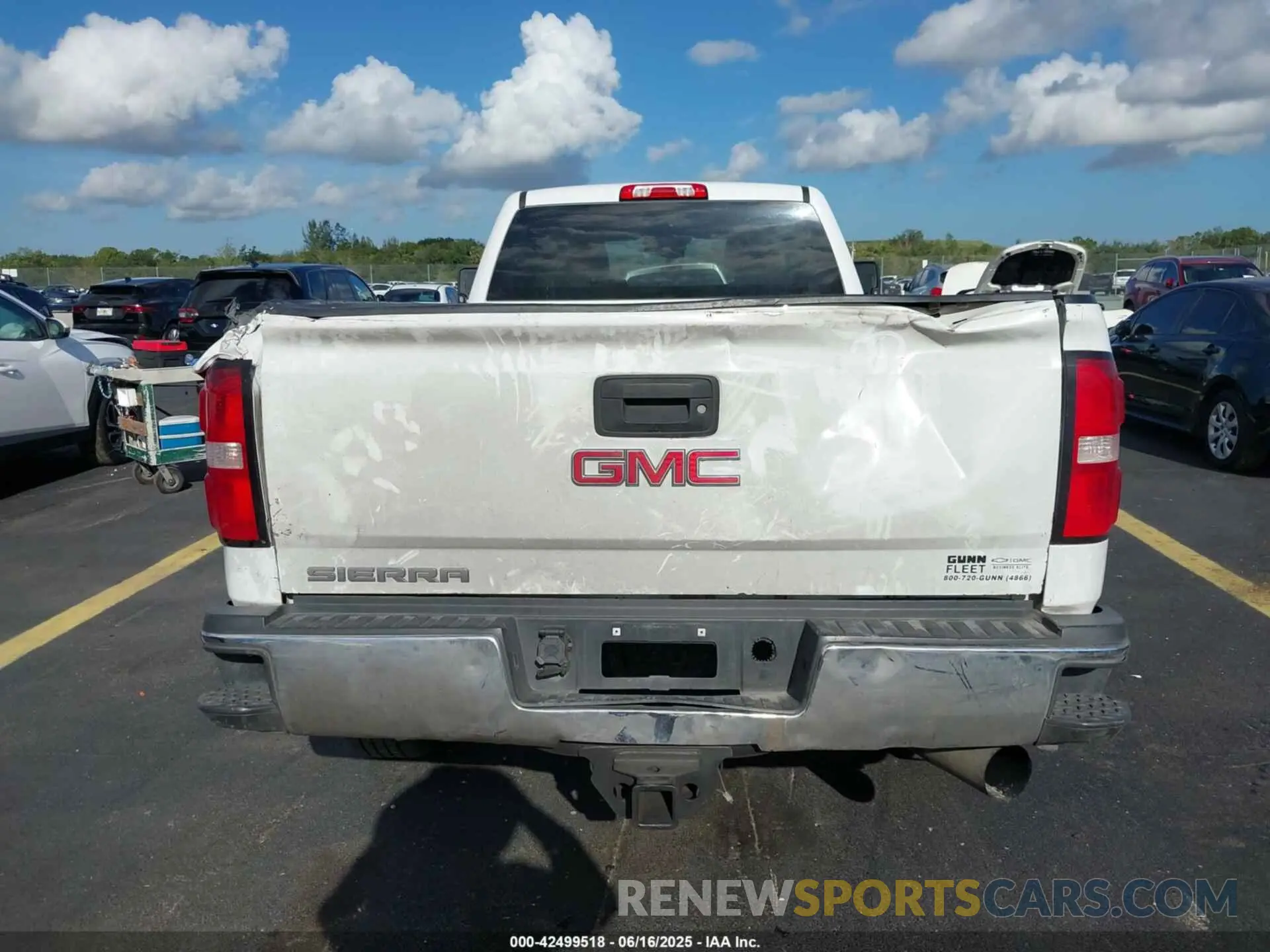 17 fotografías del automóvil dañado 1GT12NEY5KF116028 GMC SIERRA 2500HD 2019