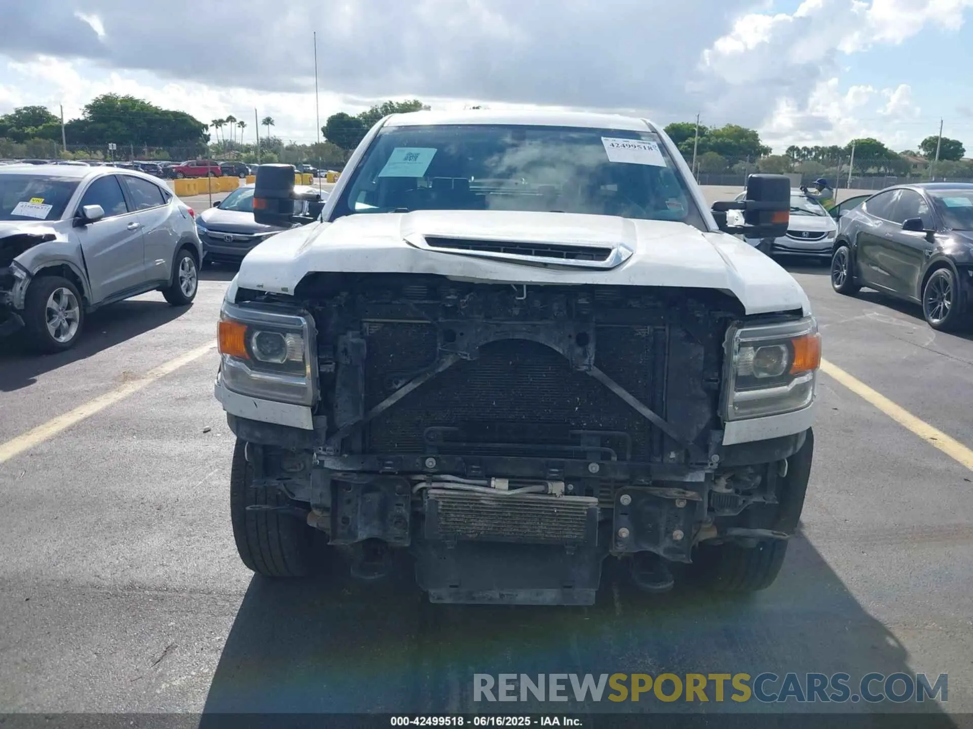 6 fotografías del automóvil dañado 1GT12NEY5KF116028 GMC SIERRA 2500HD 2019