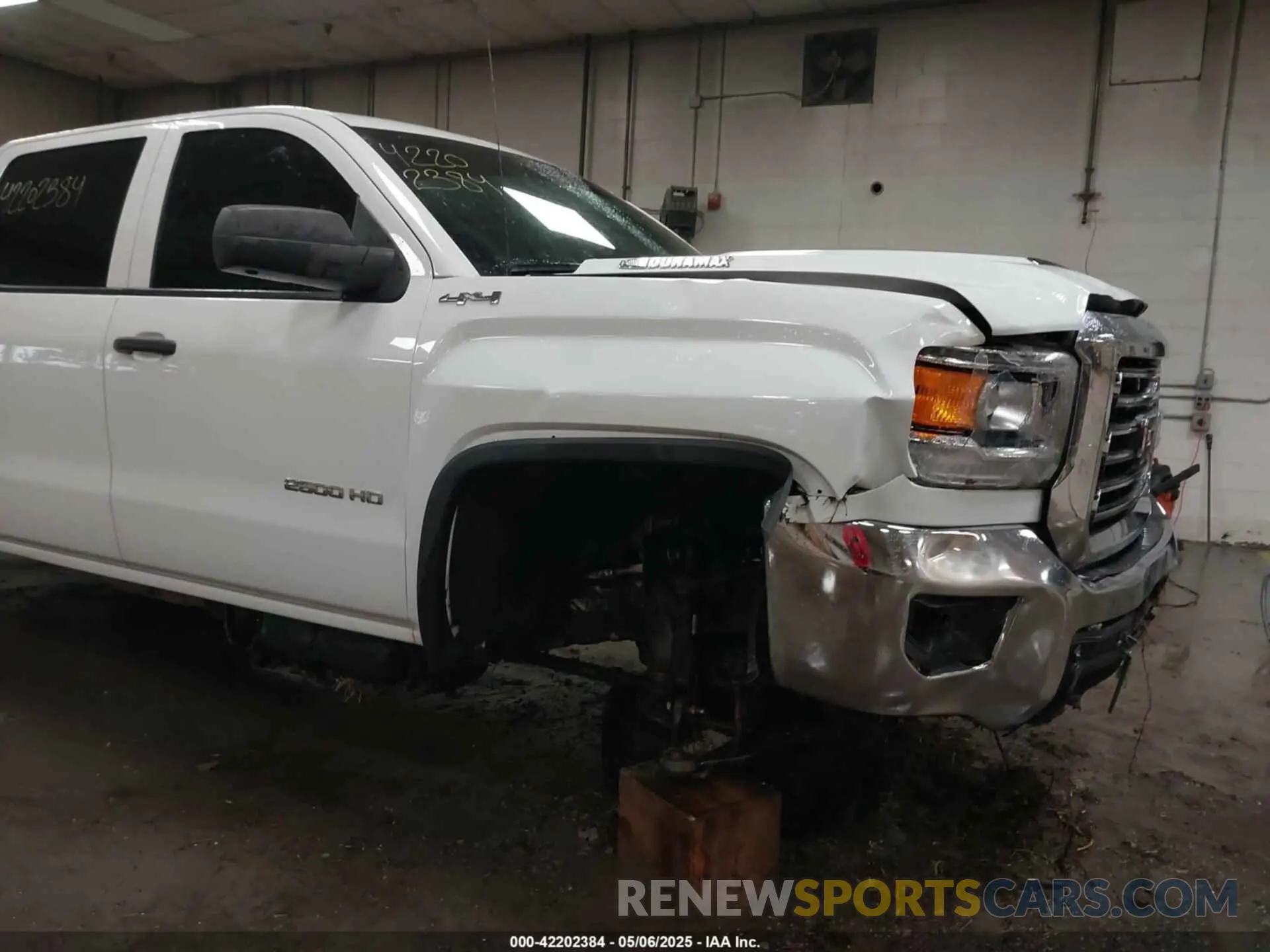 18 fotografías del automóvil dañado 1GT12NEY8KF234753 GMC SIERRA 2500HD 2019