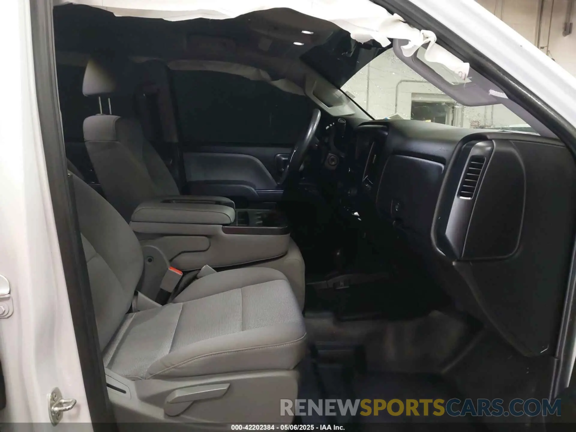 5 fotografías del automóvil dañado 1GT12NEY8KF234753 GMC SIERRA 2500HD 2019
